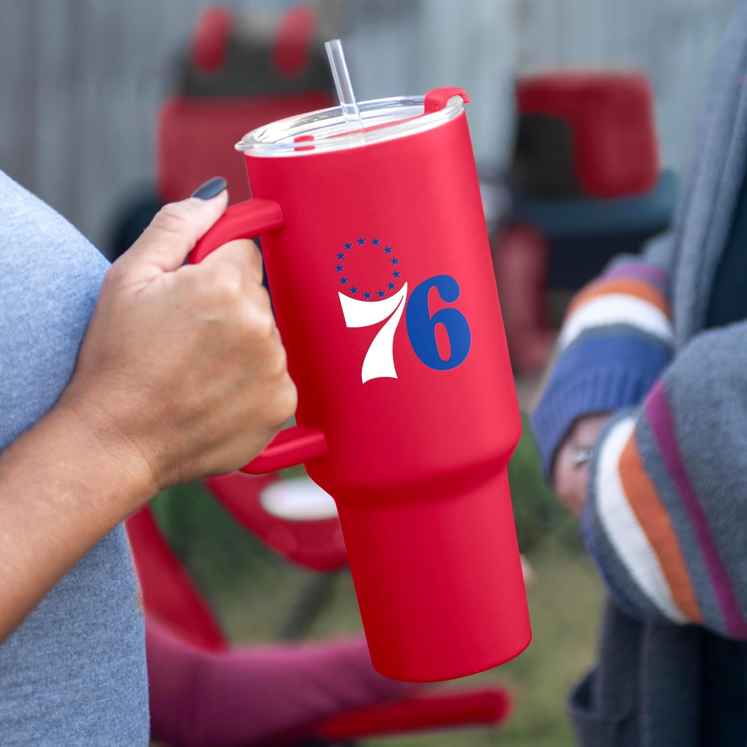FANMATS NBA 40 oz Stainless Steel Handled Tumbler – Durable Powder Coat Finish - Fits Most Cup Holders, Vaccum Insulated, Officially Licensed NBA Cup - Comes With Straw