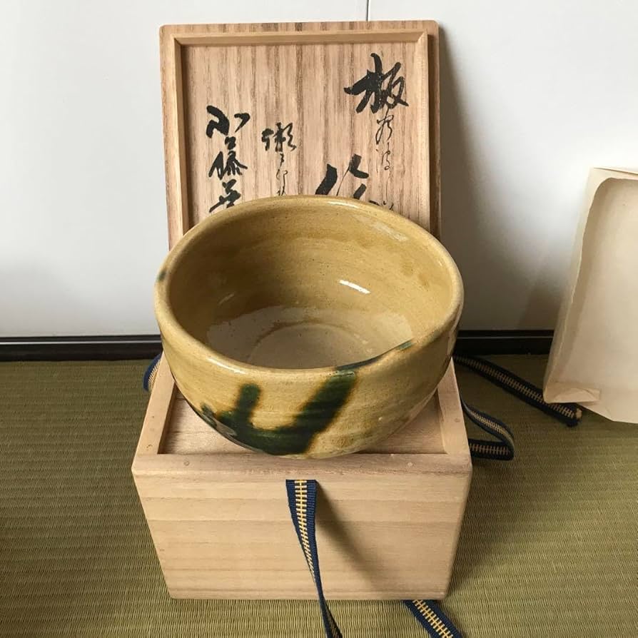 Amazon.co.jp: 板谷波山 加藤華仙銘瀬戸茶碗共箱2個セット