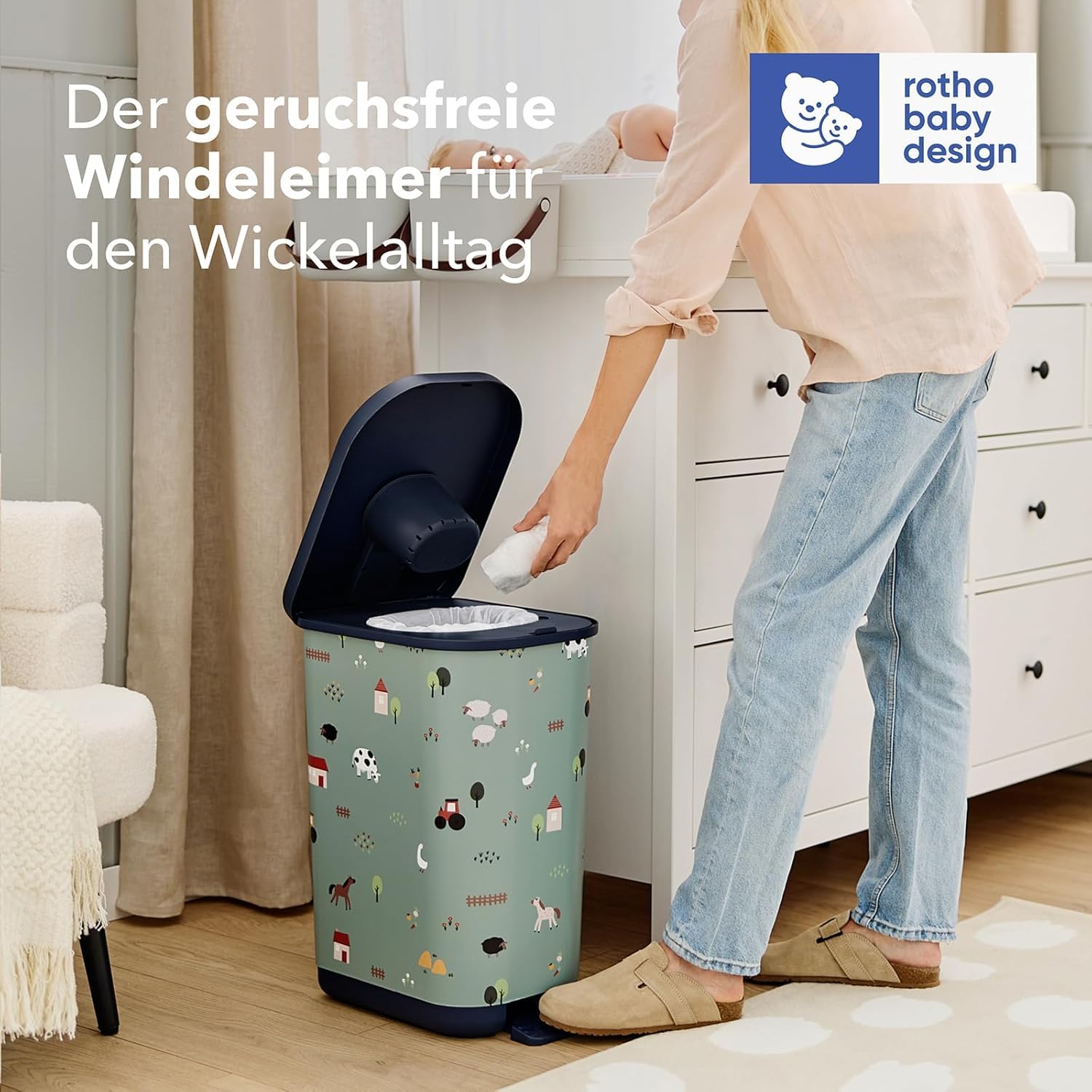 Bundle of Rotho Babydesign YUMA geruchsdichter Windeleimer mit Pedal und 30 passenden Windelbeuteln, 40x28,5x51 cm (L xBxH) (Farm Animals) + Rotho Babydesign Wickelauflage Keil (50 x 70 cm) Farmtiere