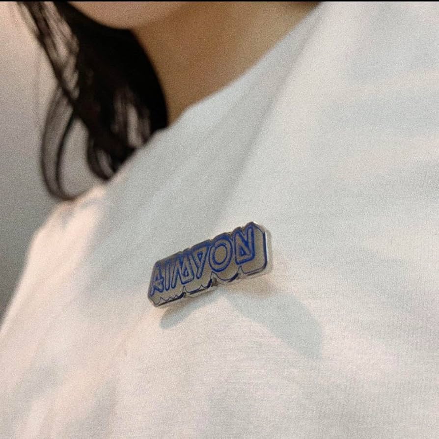 Amazon | あいみょん ピンバッジ | バッジ | おもちゃ