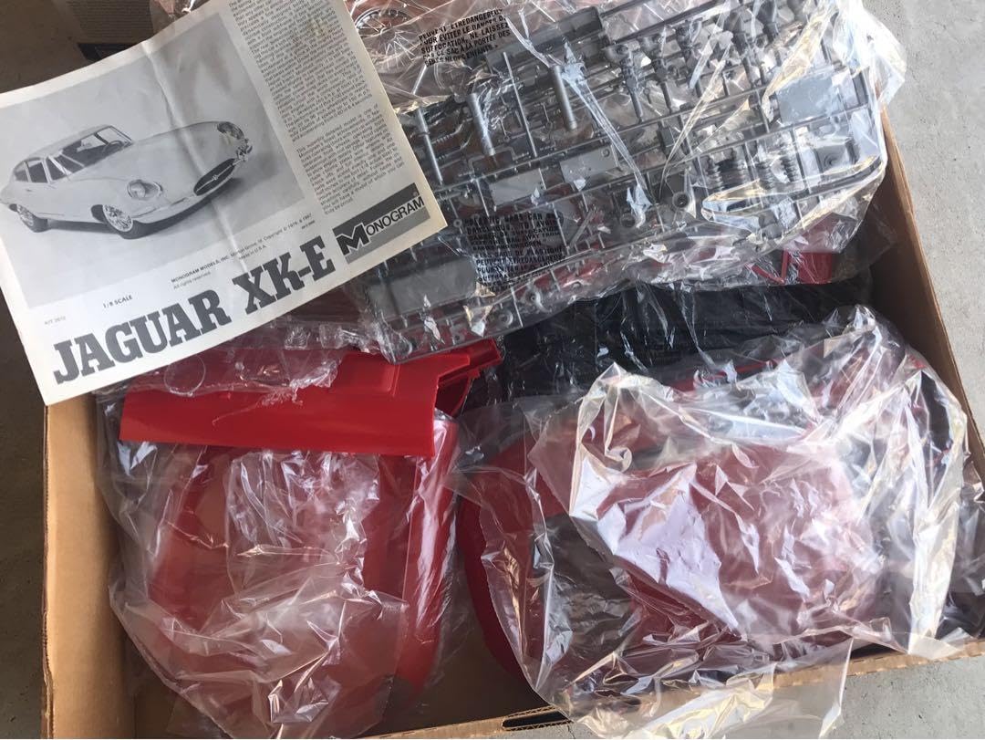 Amazon.co.jp: 1/8 ジャガーEタイプクーペ モノグラム 未組立品 