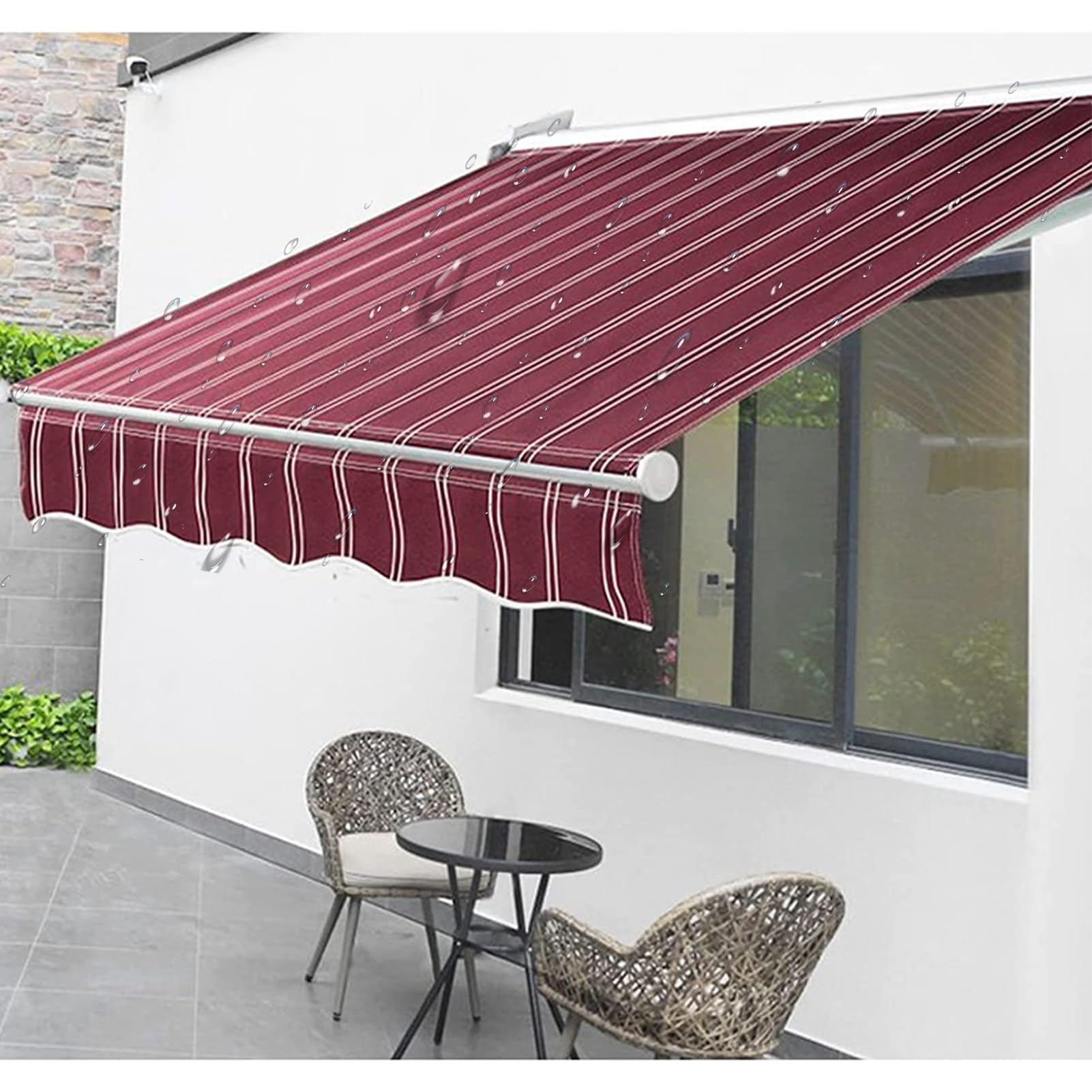 Toldo retráctil impermeable para dar sombra y frescor en terrazas y cafeterías