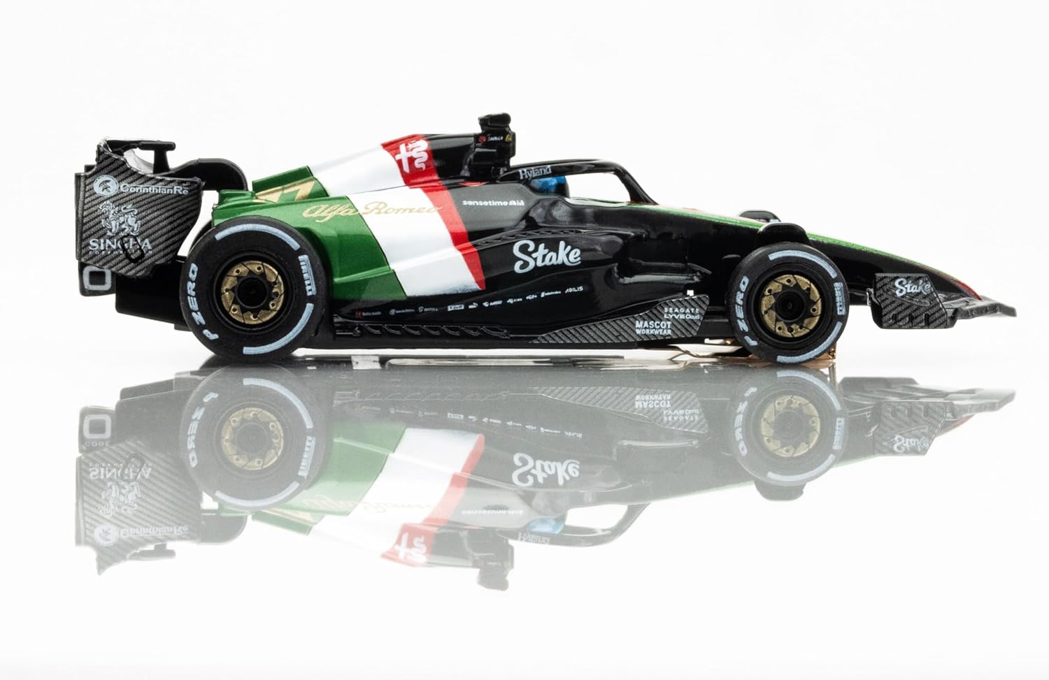 AFX 22080 Alfa Romeo F1 Monza Valtteri Bottas HO Slot Car Formula One