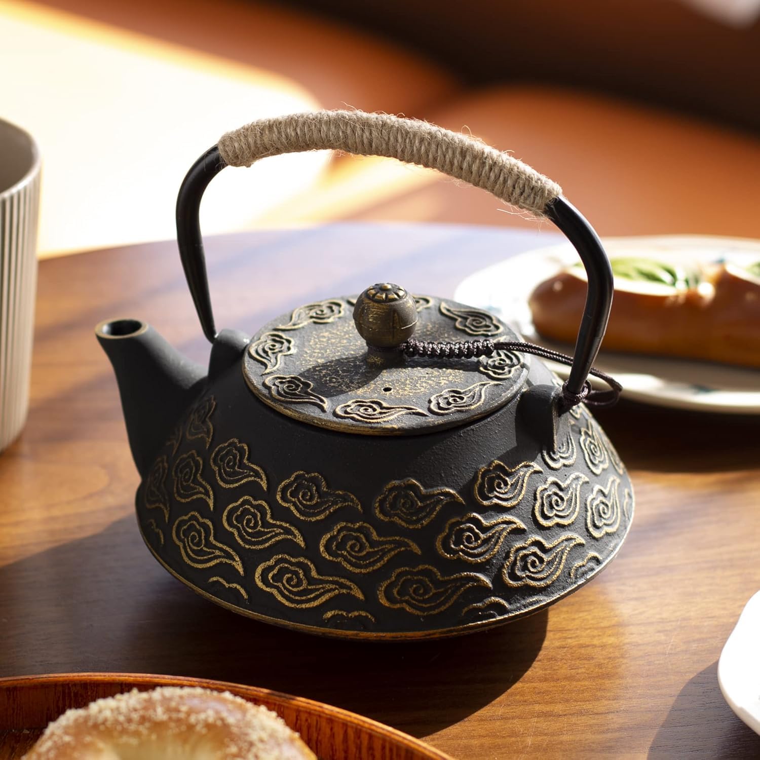 Tetera de hierro fundido, tetera japonesa con infusor para hojas sueltas, tetera con revestimiento seguro con interior esmaltado, patrón de nubes, 27 onzas, 800 ml, azul cielo