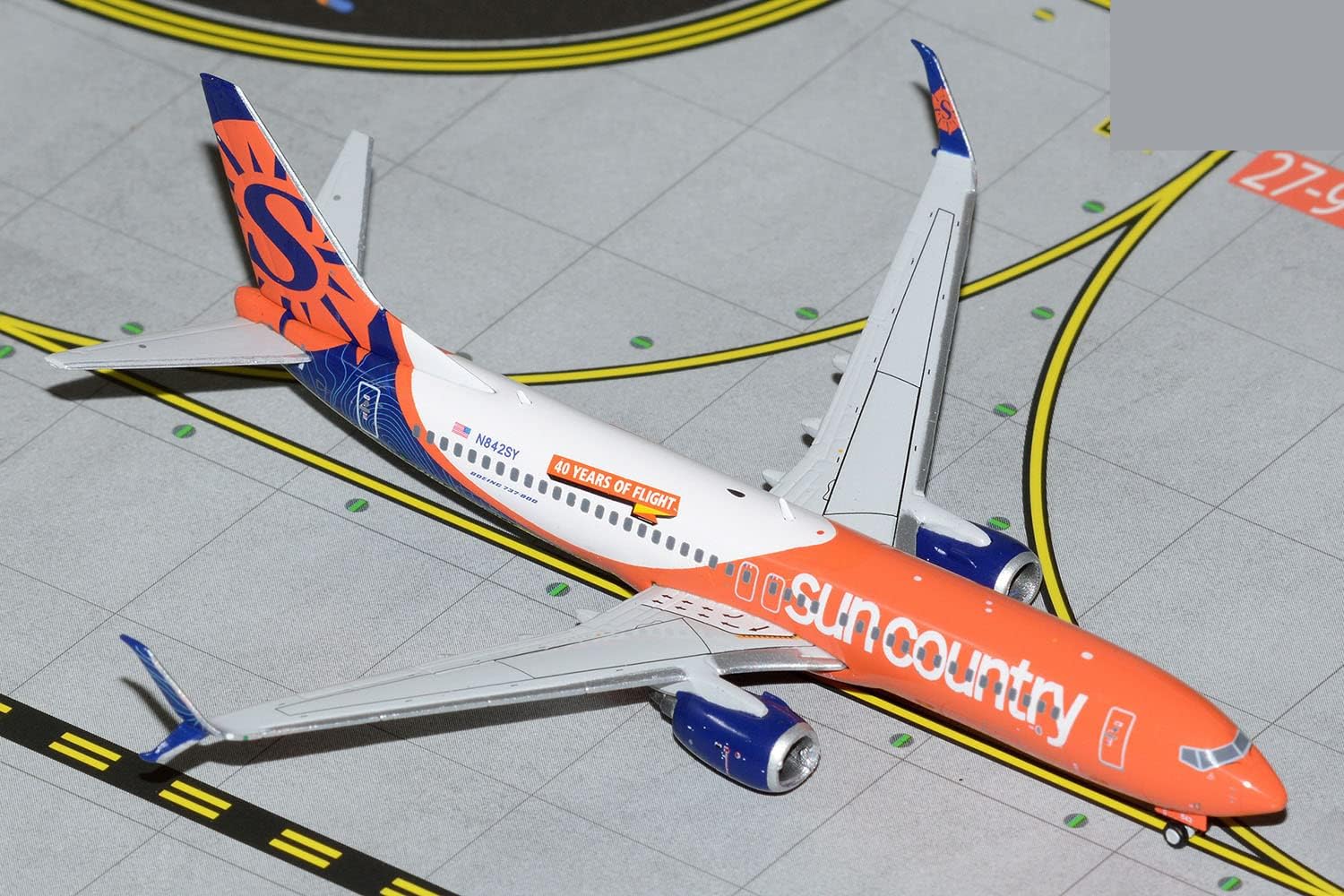 GJSCX1960 Sun Country Airlines Boeing 737-800 N842SY; Scale 1:400, Blue