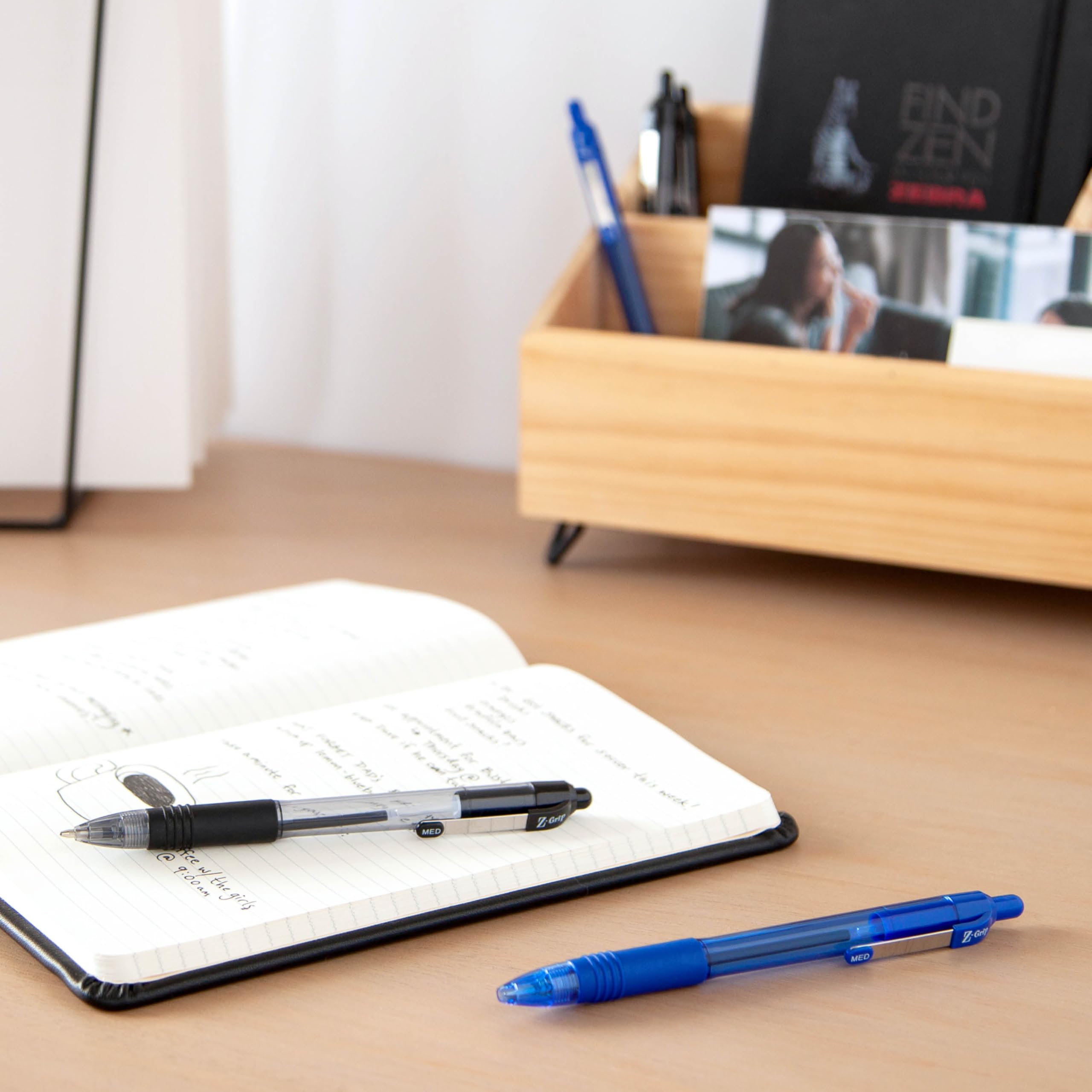 Amazon.com : Zebra Pen Z-Grip Retractable Ballpoint Pen, Smooth