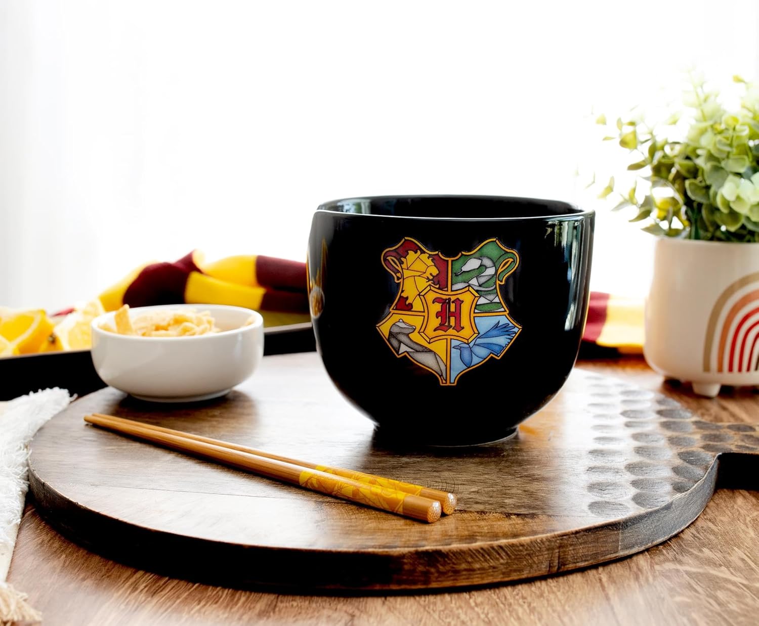Silver Buffalo Harry Potter Hogwarts Crest Ceramic Ramen Dinnerware Set | Includes 20-Ounce Noodle Bowl and Wooden Chopsticks - Image 4