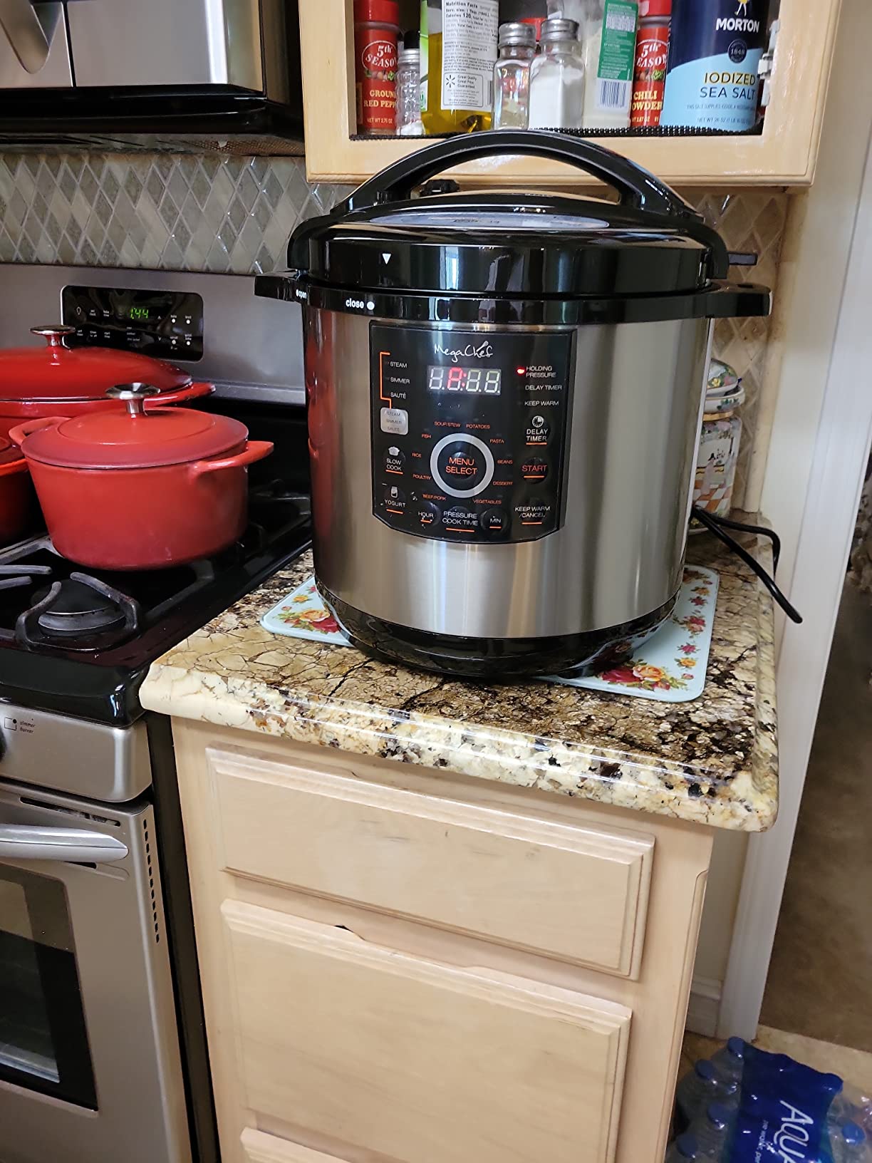 28/mo Finance MegaChef 12 Quart Digital Pressure Cooker with 15