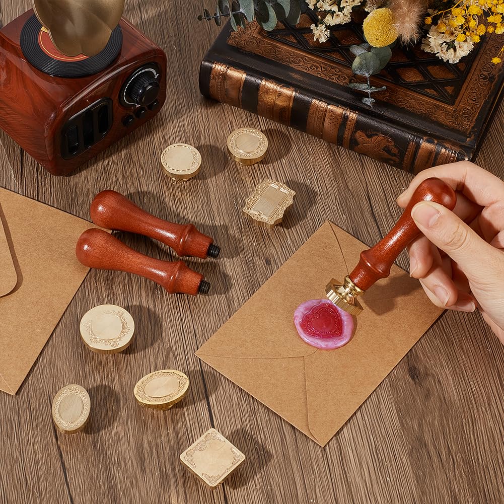 UNICRAFTALE 8 timbri in metallo dorato, 8 stili, forme miste, con manici in legno, per fai da te, sigilli di cera, timbri, artigianato, inviti e confezioni regalo, 20-30 mm