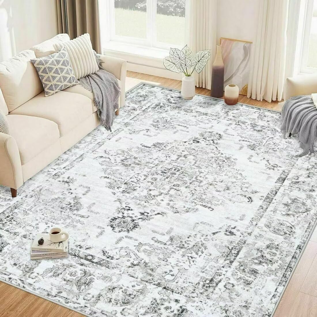 Tapis de salon de style simple pour créer un coin lecture doux et accueillant à la maison