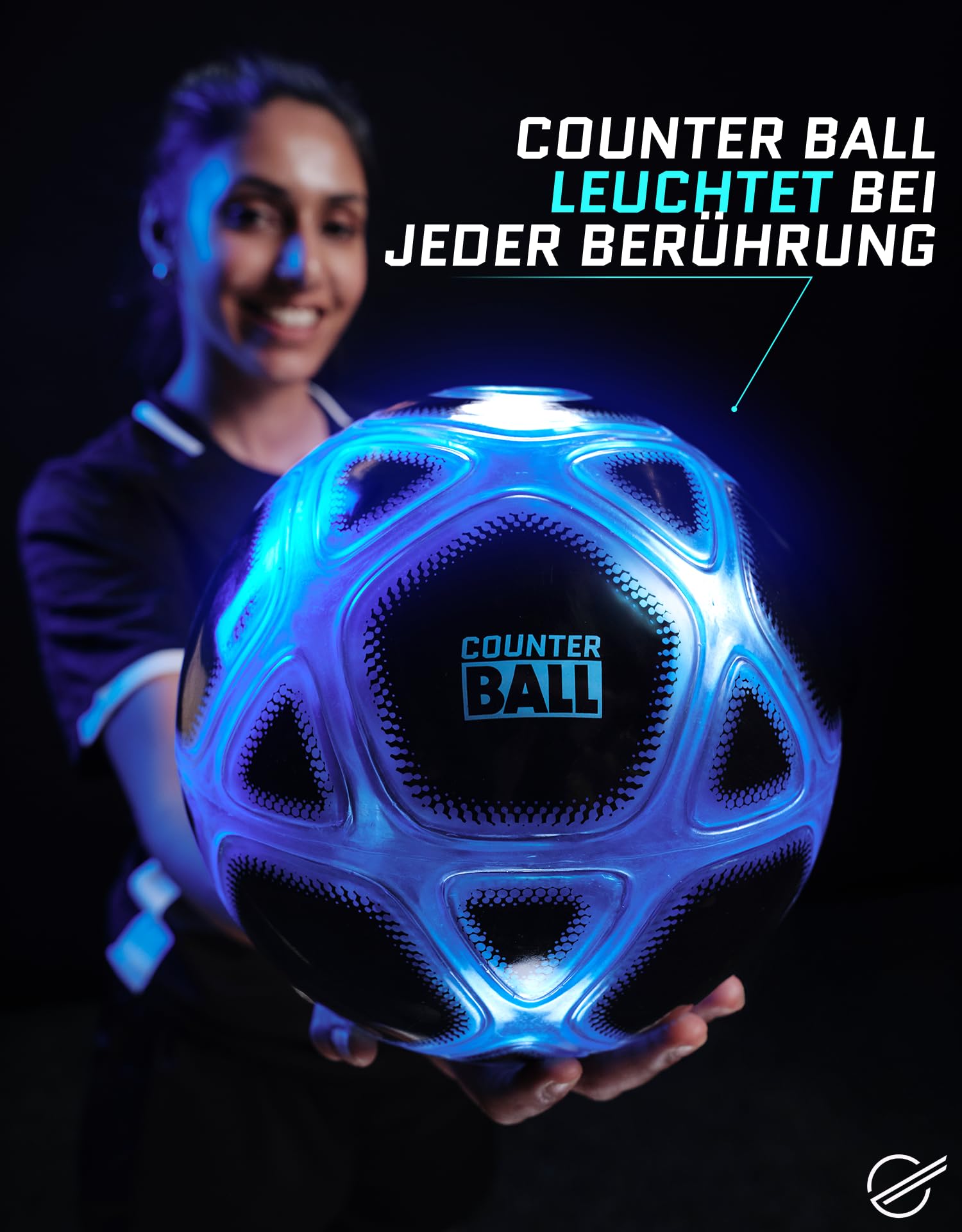 strikesphere Counter Ball, Fußballgeschenk für Jungen und Mädchen ab 6 Jahren: Zählball mit Licht- und Soundeffekten, weiß und blau