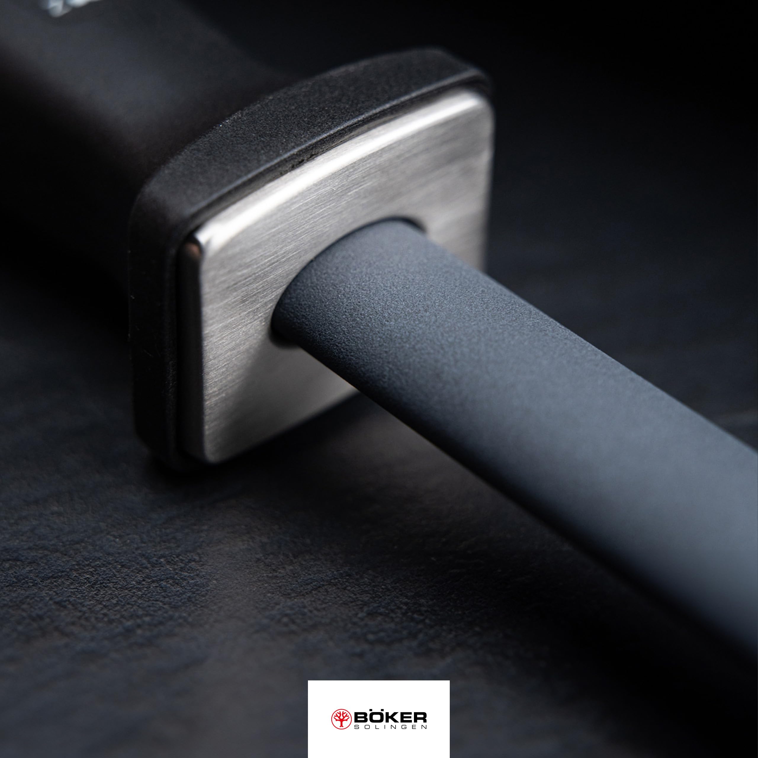 BÖKER SOLINGEN® Keramik Schleifstab für Messer - Abziehstahl mit Klinge 28 cm lang - Profi Wetzstahl oval mit Winkel-Hilfe 20° - Küchen Wetzstab Messer-Schärfer mit mittlerer Körnung 1000