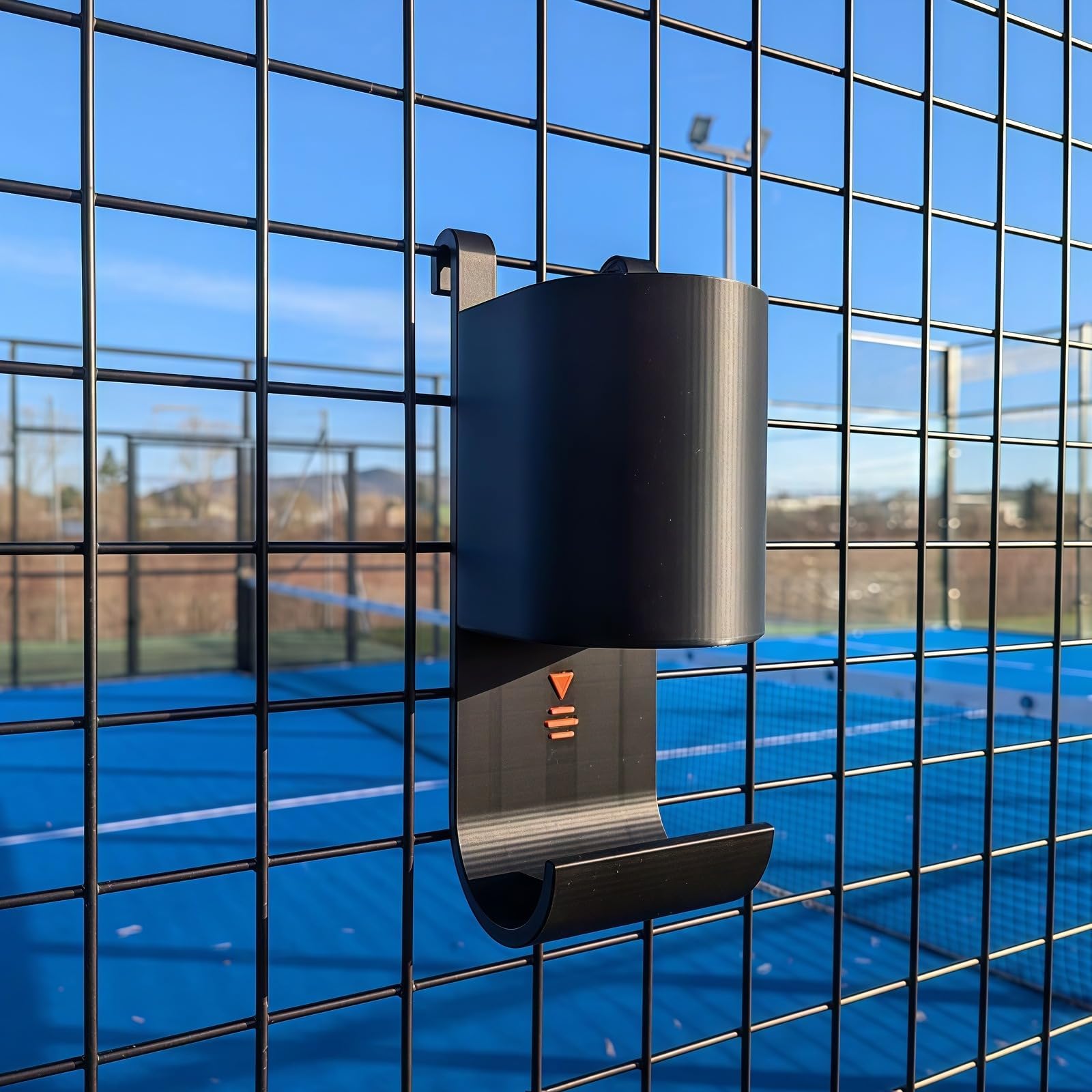 Portaborraccia e portasciugamani da tennis con paddle tennis, organizer laterale per tennisti, porta bottiglie, mantiene l'attrezzatura pulita e organizzata, accessorio essenziale per il supporto per