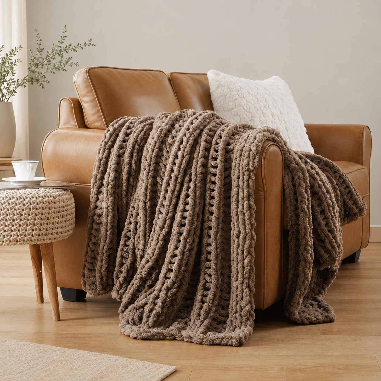 Battilo Chunky Knit Blanket Throw, 125x150cm Handmade Knitted Throw Blanket, Soft Thick Chenille Yarn Crochet Blankets Taupe Tan Throws for Sofa Bed Couch Home Decor