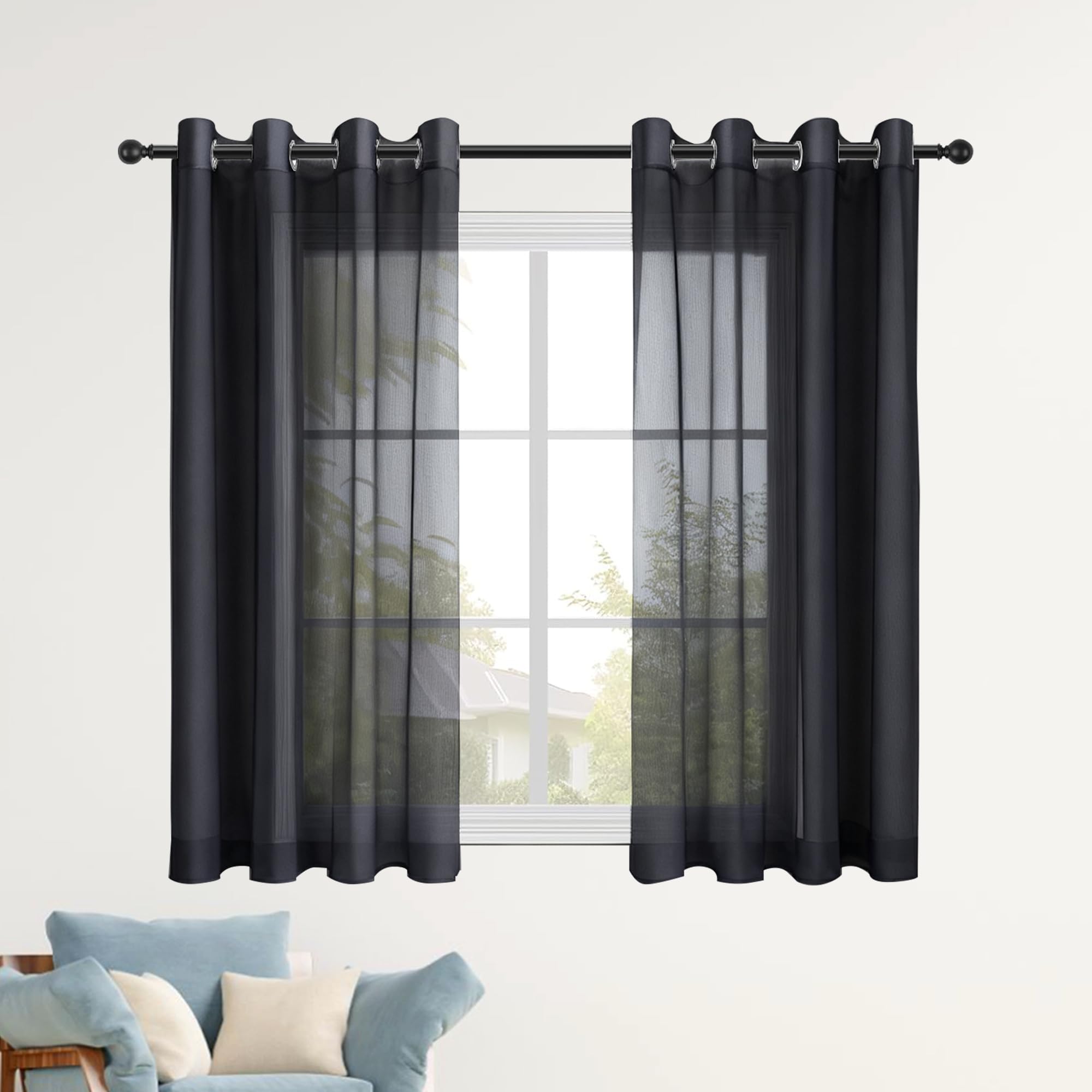 Voilages intérieurs effet moderne noir à oeillets pour salon chic