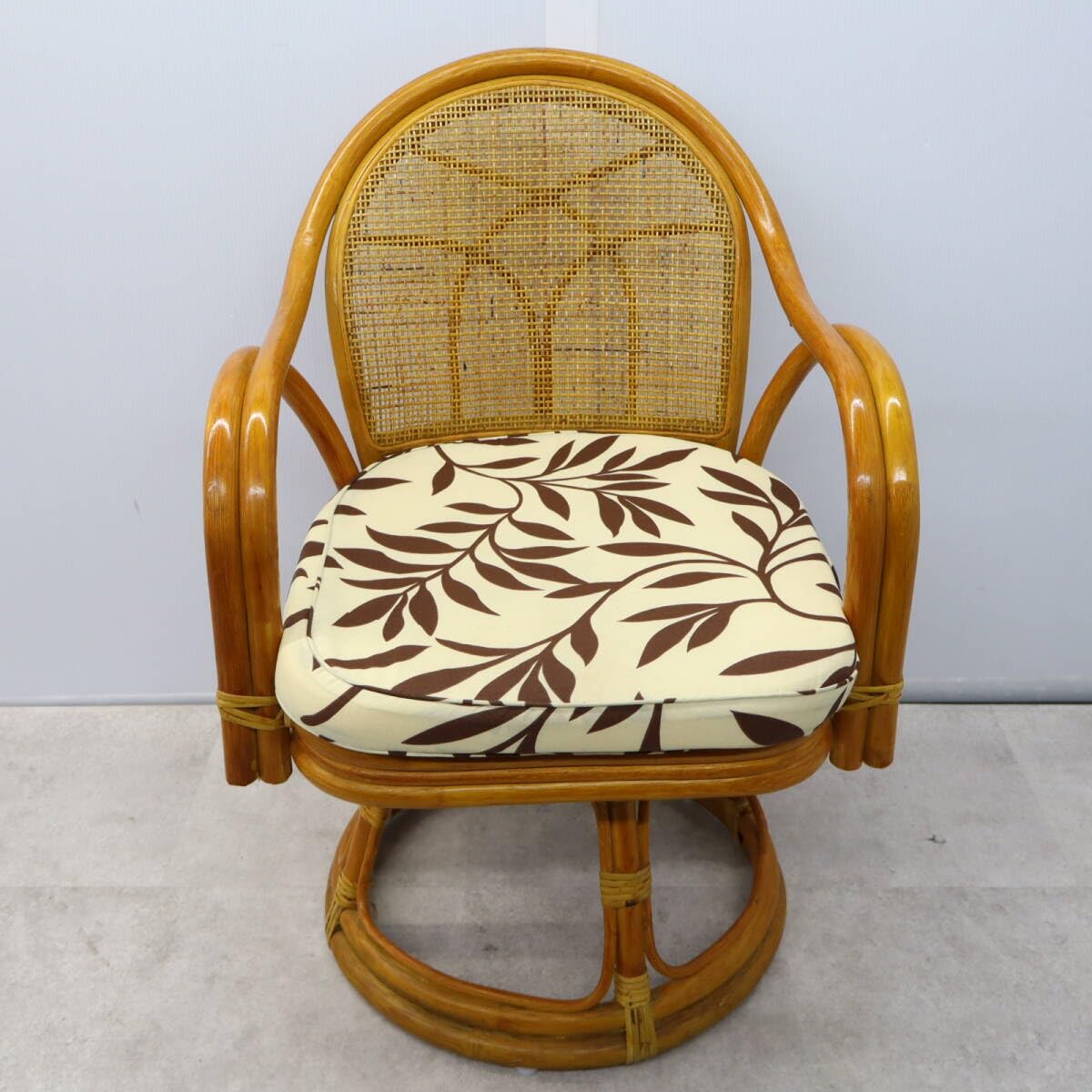 (s)座面高さ約36㎝ レトロラタン クッション付き 座椅子 インテリア Amazon｜∀座面高さ約36㎝ レトロラタン クッション付き 座椅子