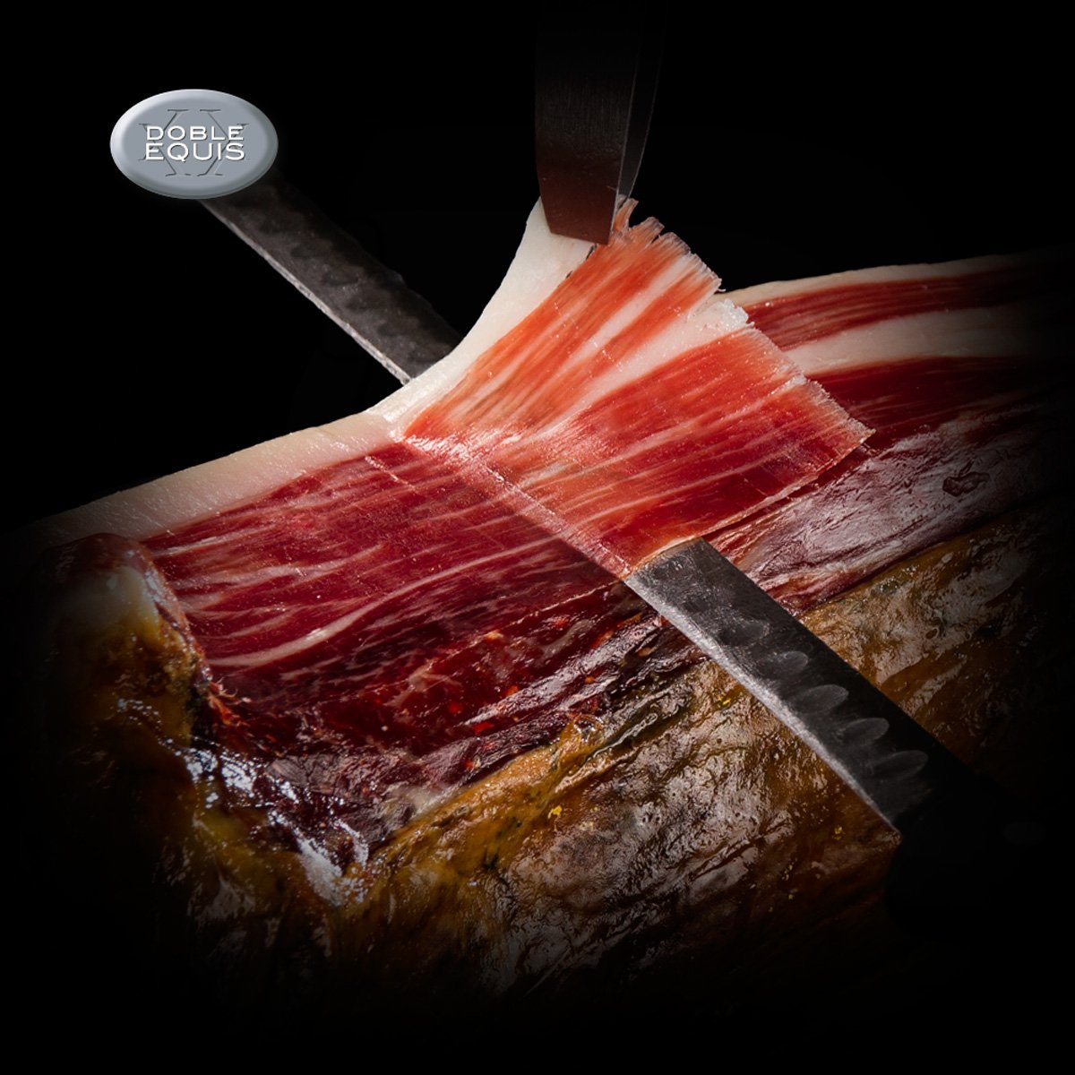 Maximiliano - Jamón Doble Equis - Jamón Curado - Pieza de 6 kg - Equilibrado, Delicado y Sutil - Curación Mayor 24 Meses - Crianza en Libertad - Incluye Tabla Jamonera