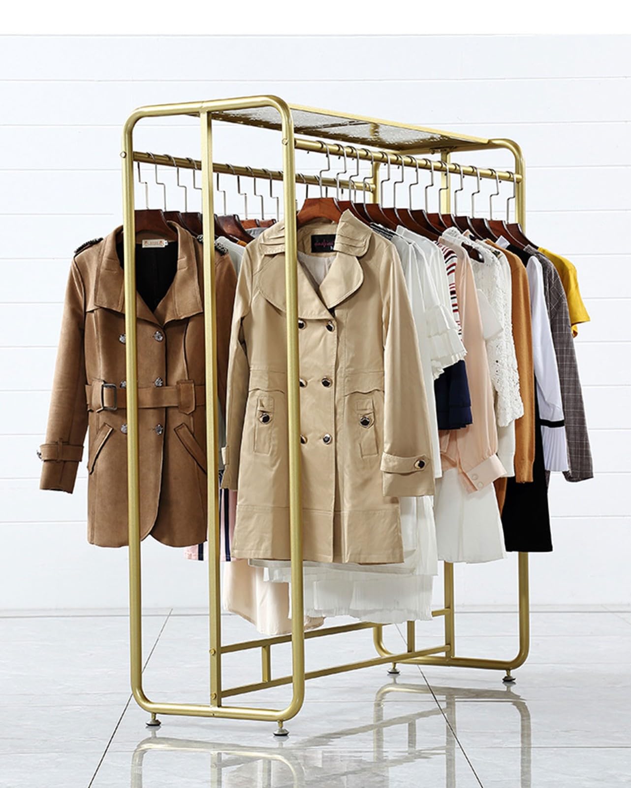 Portant à vêtements en métal pour sublimer l'entrée de votre maison