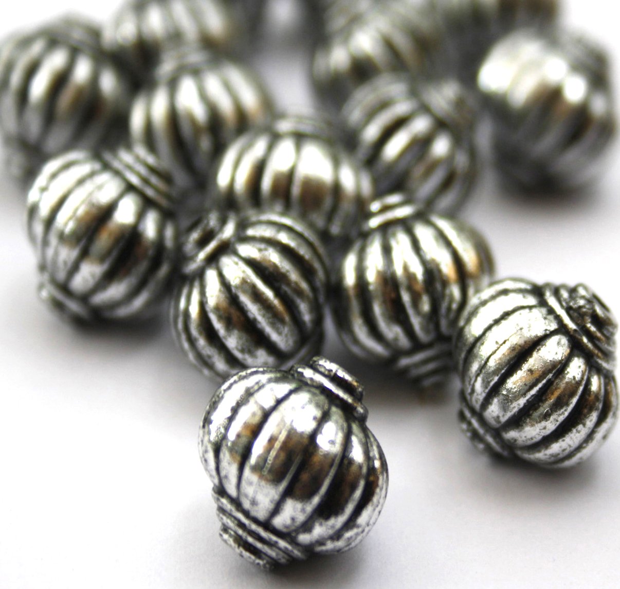 Sabrikas Let Your Creative Spirit Run Free Silver 20 X Lantern Acrylic Jewellery Making Beads 9 X 13Mm