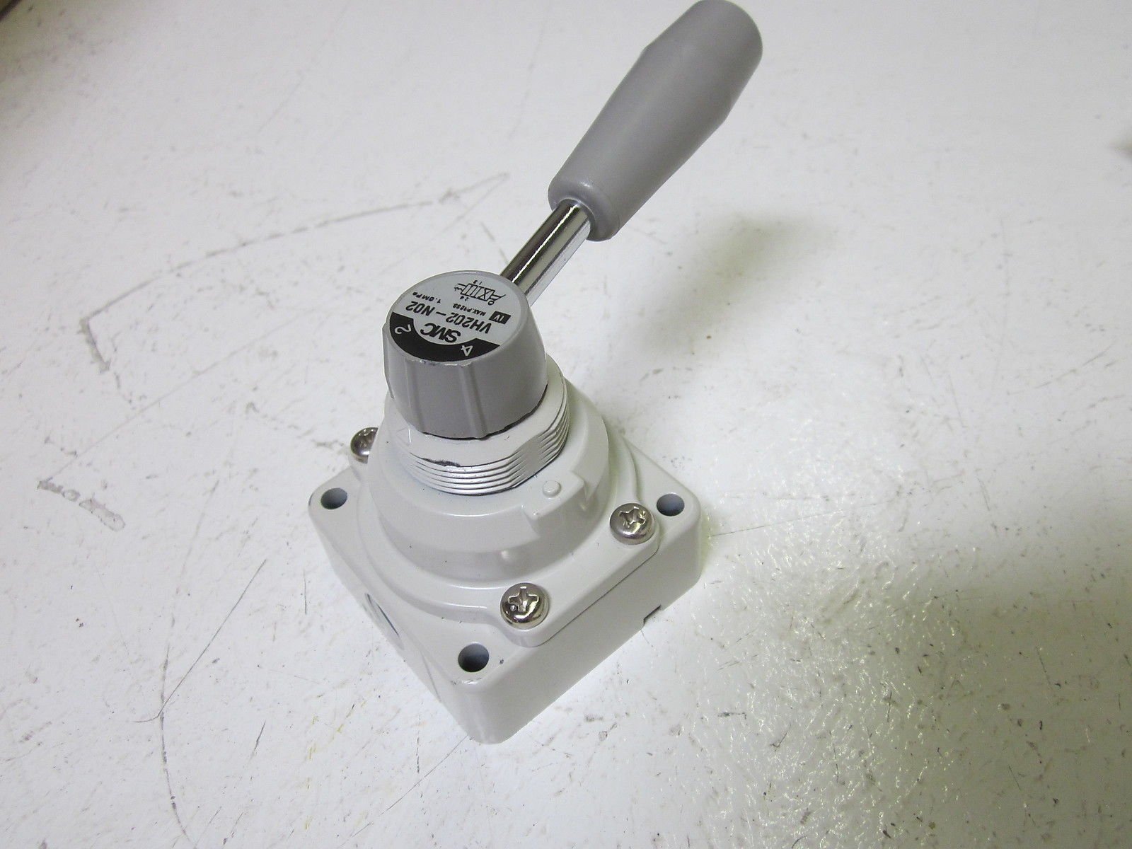 SMC VH202-N02 1/4 Base, 1/4 INCH Port Size, 2 Position, Body Mount