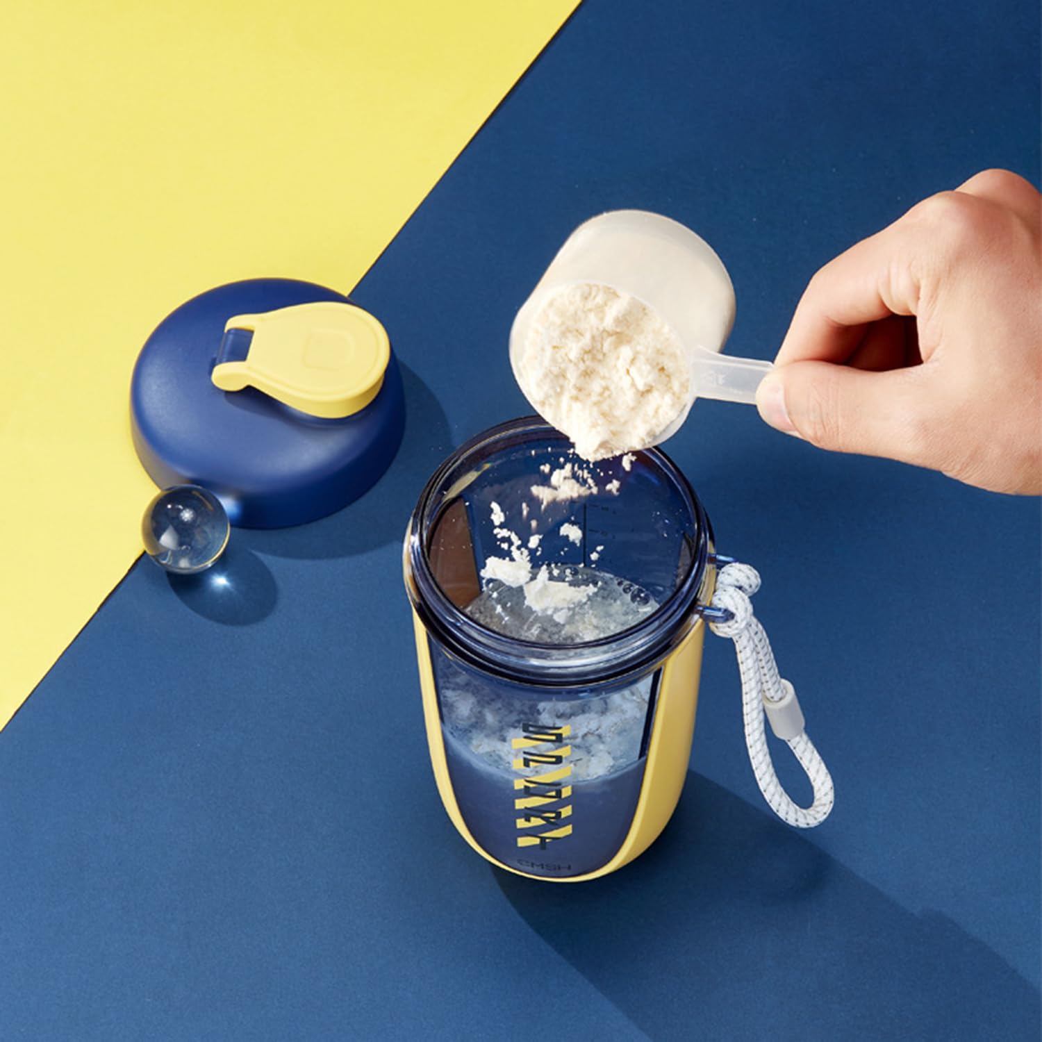 Amazon.co.jp: 590ML プロテインシェイカー BPAフリー シェーカー