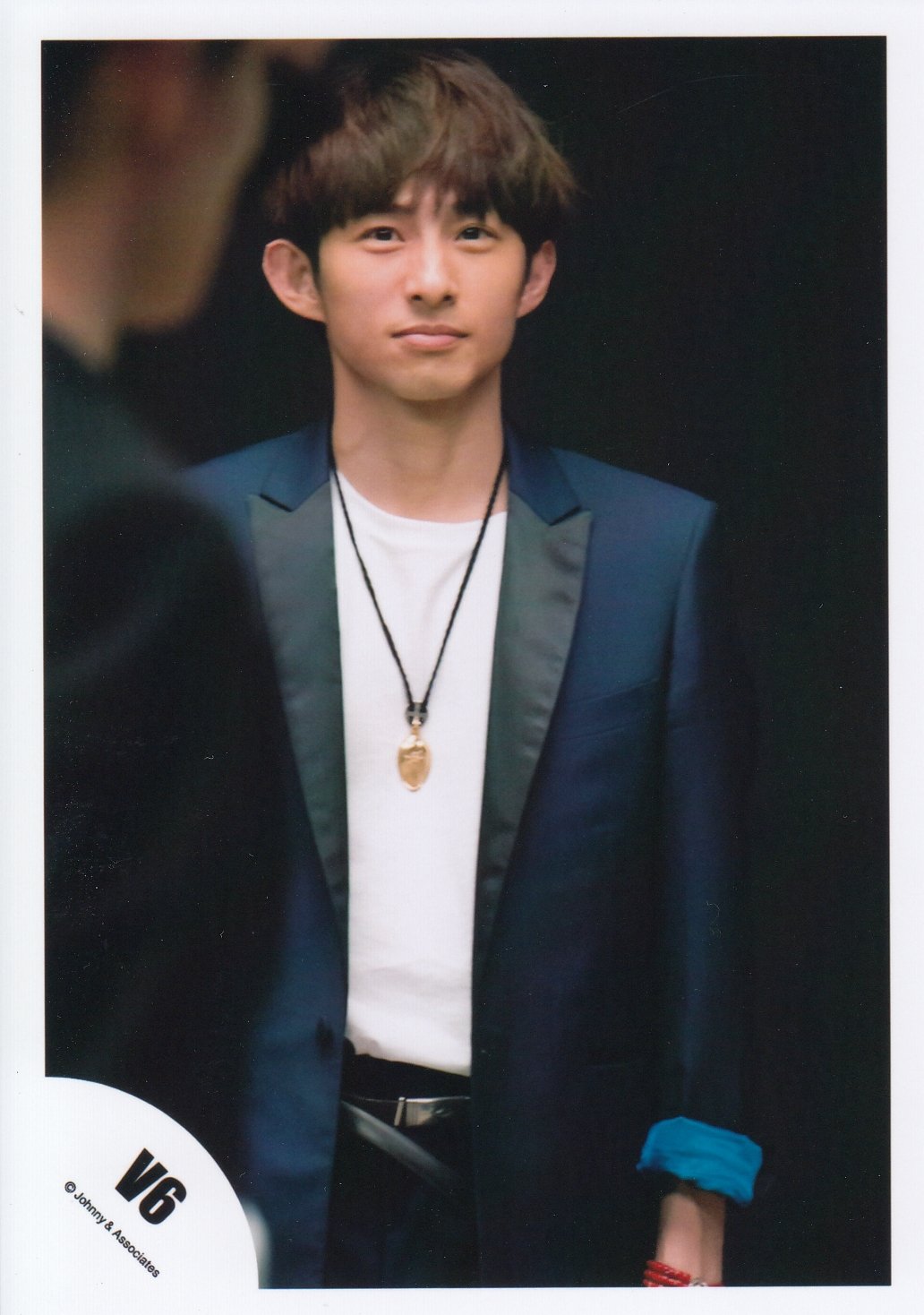 Amazon.co.jp: V6 公式生写真 （三宅健）VMI00034 : おもちゃ