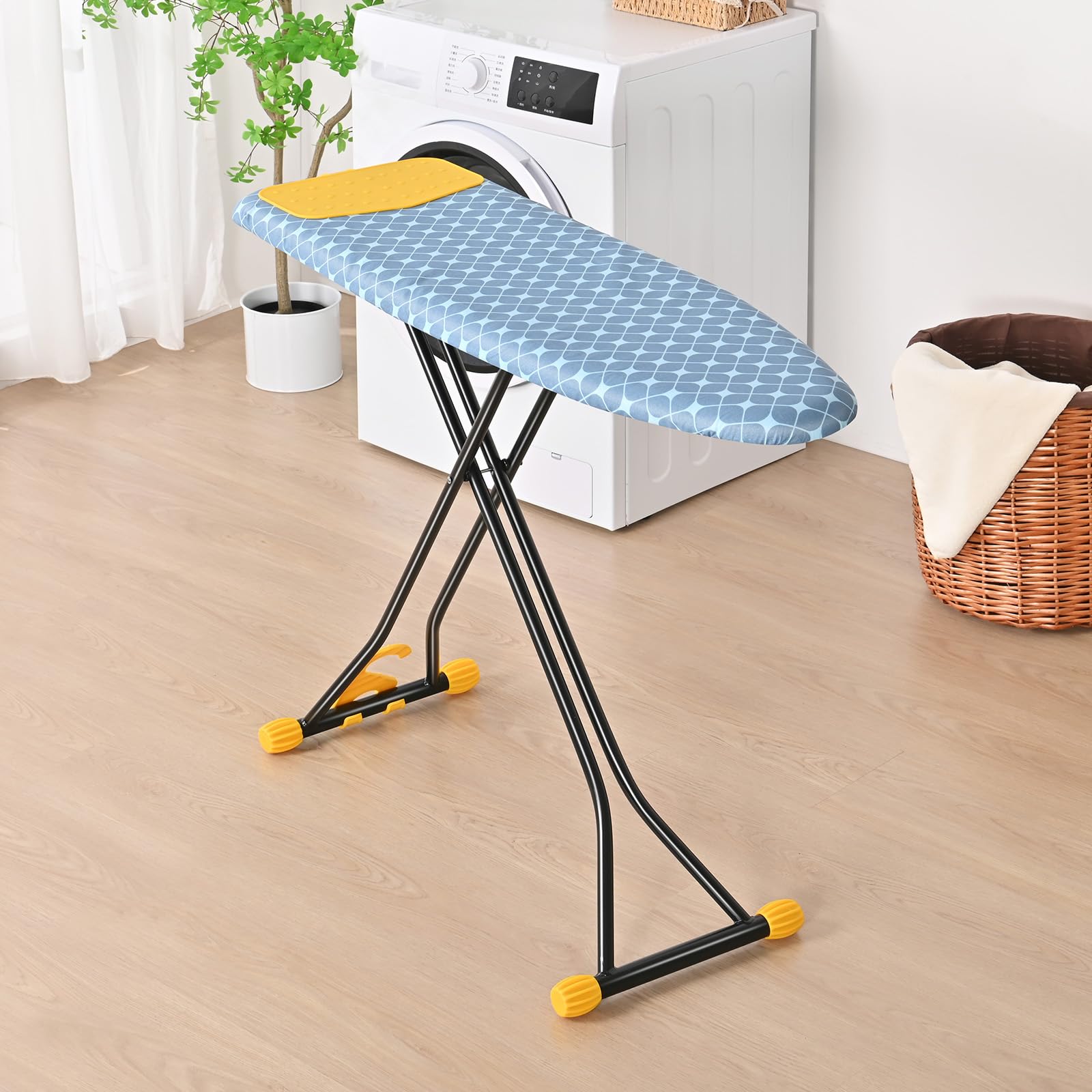 KINGRACK Bügelbrett mit Integriertem, Bügeltisch mit Silikonauflage, Kompaktes und Platzsparendes, Extra Dicke Abdeckung, 7 Höhenverstellbar, Wand- & Schrankaufhängbar – 38x121cm, Gelb