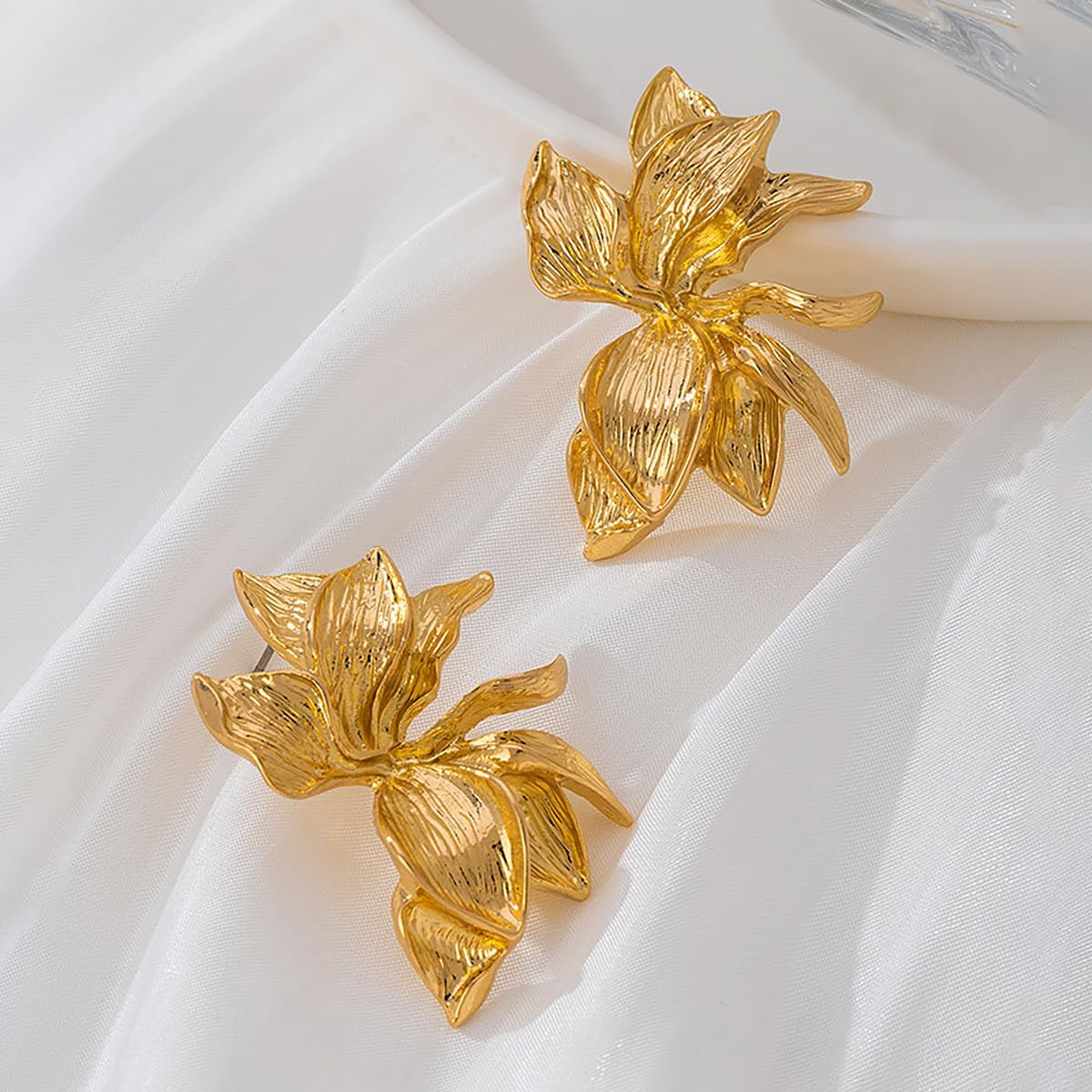 Chunky Gold Flower Studs Earrings Boho Sun Floral Earrings Trendy Large Floral Earrings Irregular Statement Earrings Jewelry for Women - Image 3