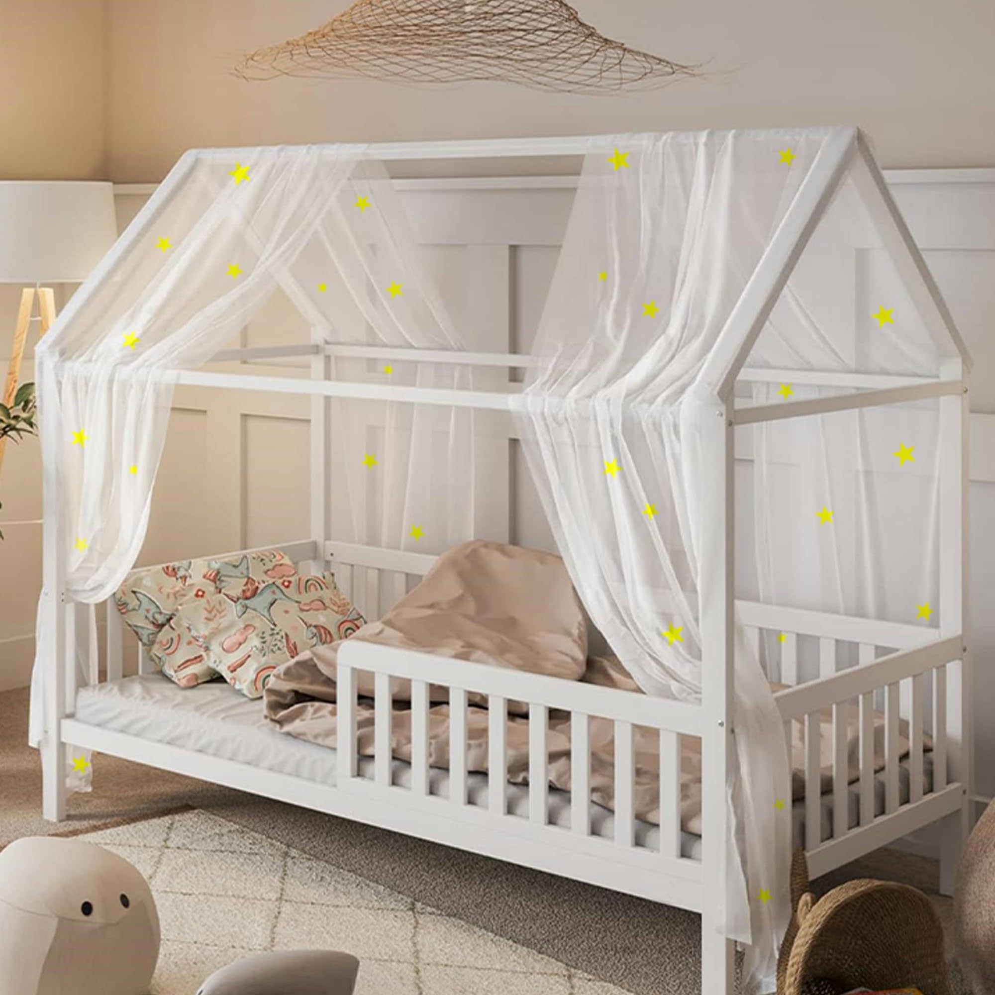 Hausbett Himmel Deko mit Leuchtenden Sternen, 2 Betthimmel & 1 Wimpelkette | Babybett Himmel für Kinderzimmer | Himmelbett Vorhänge für 90x200 & 120x200 Kinderbetten fürJungen/Mädchen(Weiß, 135x270cm)