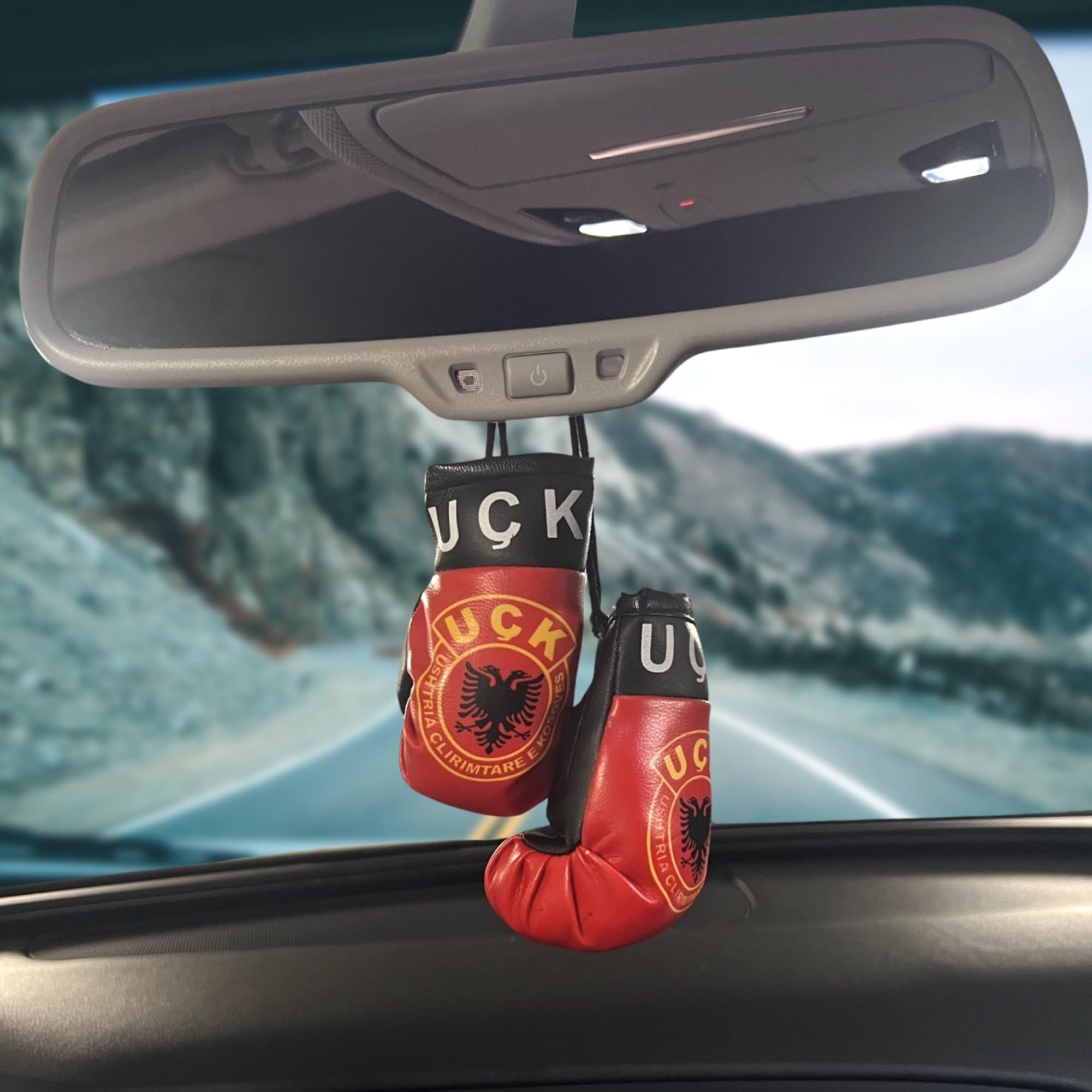 UÇK Albanien Mini-Boxhandschuhe für Auto - Innenspiegel Mini-Boxhandschuhe Auto UÇK Albanien - Doreza boksi te vogla UÇK per makine - Ushtria Çlirimtare e Kosovës