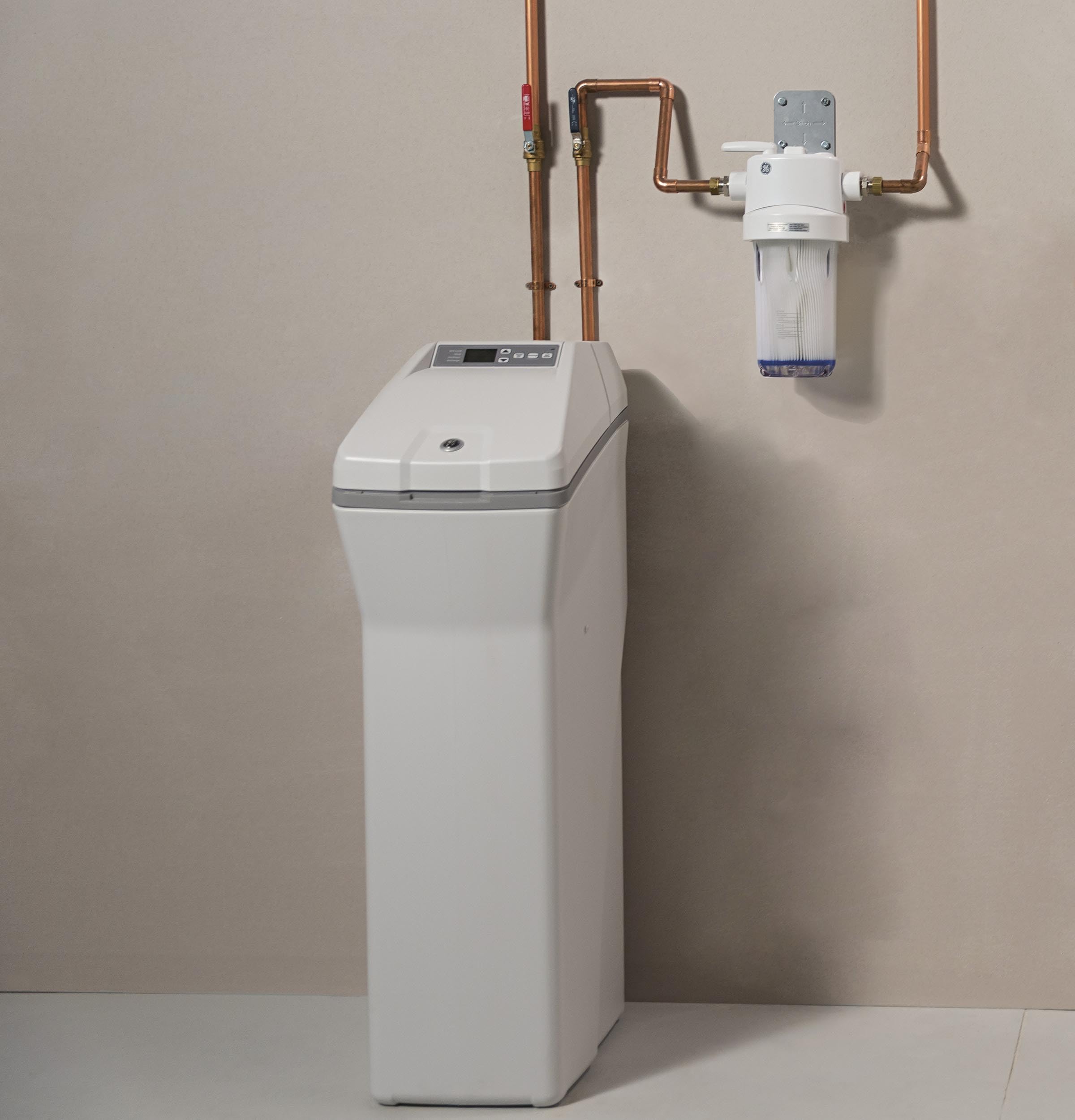 GE Water Softener System 40,000 Grain Reduce Hard Mineral Levels at Water Source Reduce Salt Consumption Improve Water Quality for Drinking, Laundry, Dishwashing & More GXSH40V