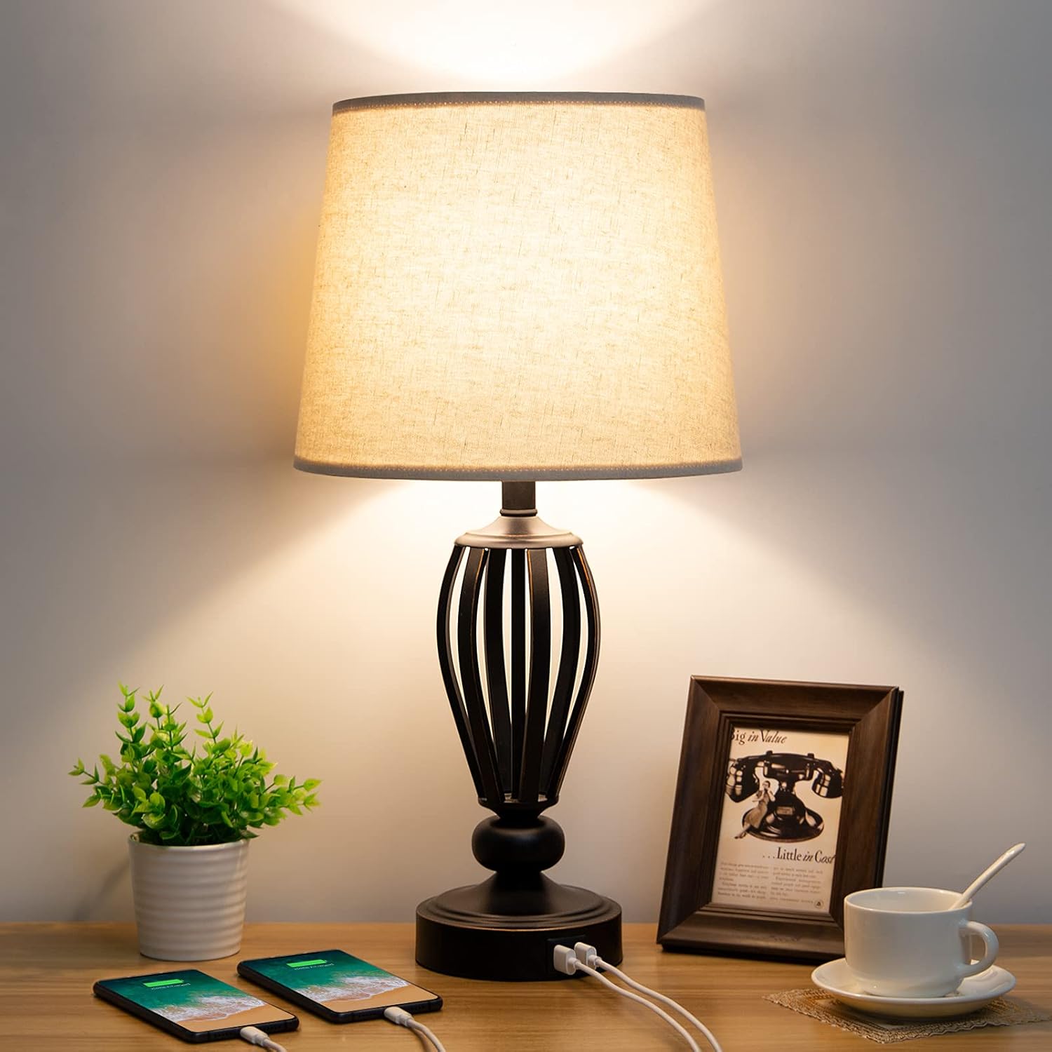 USB Bedside Lamp, 3 Way Dimmable Touch Table Lamp with Dual USB Charging Ports Industrial Table Lamp Black Metal Base Farmhouse Reading Lamp for Bedroom, Living Room, Office or Study LED Bulb Included - - 