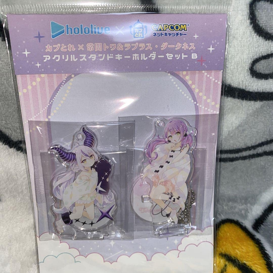 カプとれ×ホロライブ「常闇トワ」＆「ラプラス・ダークネス」クッション （全2種） カプとれ」がホロライブの常闇トワさんとラプラス・ダークネス