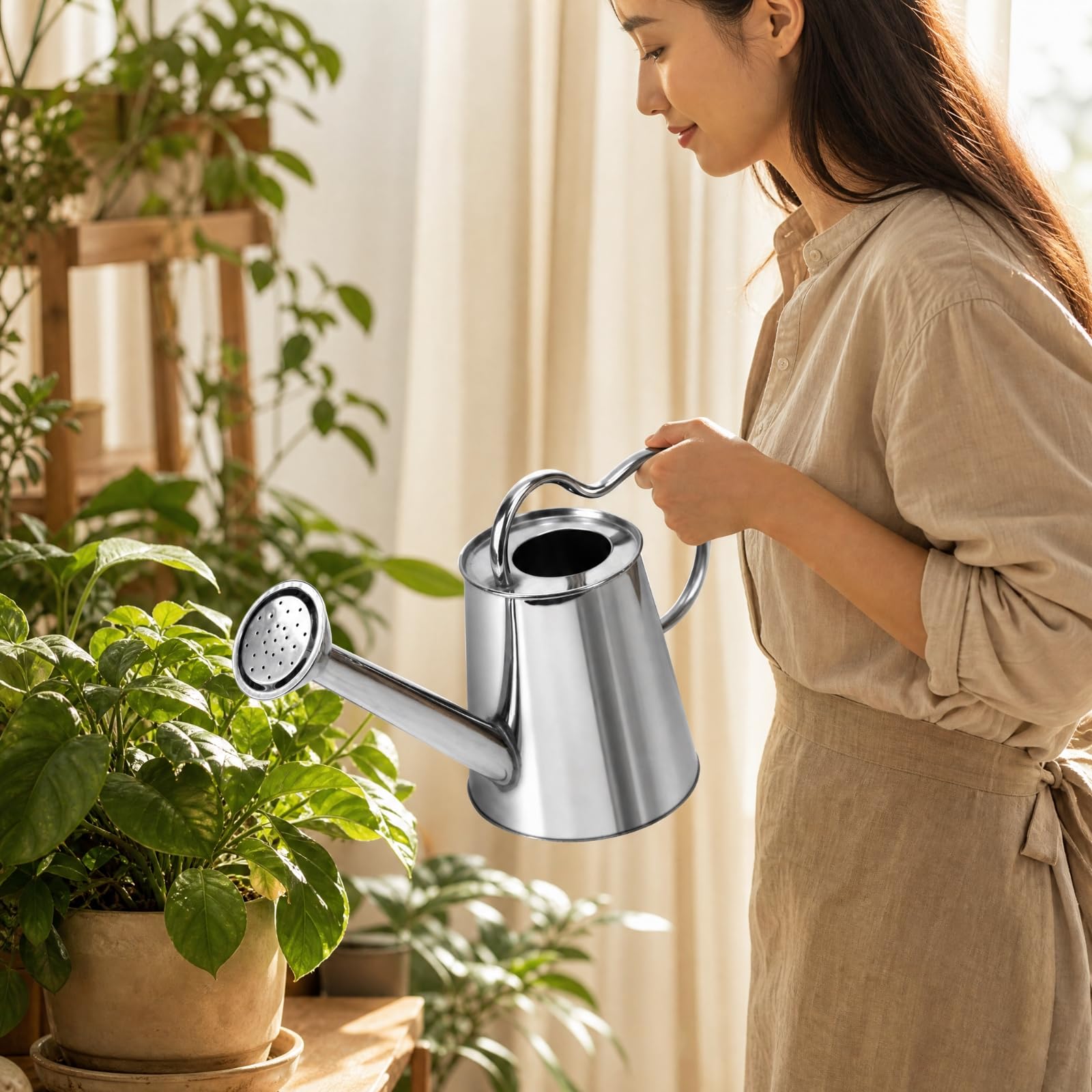 Annaffiatoio in Acciaio Inox con Beccuccio Lungo Beccuccio Esteso Ergonomico per Giardino Verde, Terrazza, Davanzale, 2.5L, con Testa Irrigante