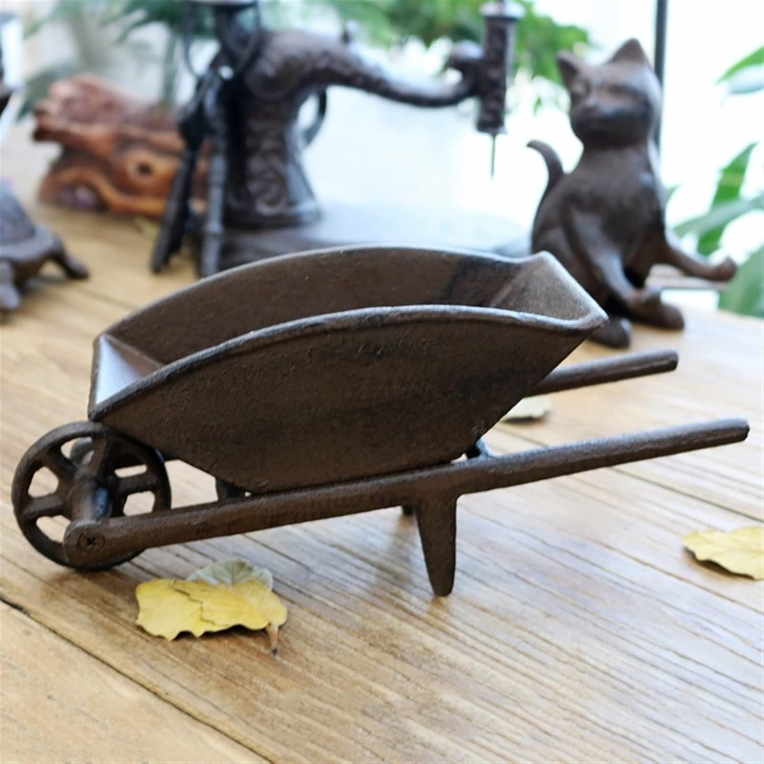 GUIPAIHAI Cast Iron Ornaments Farmhouse Courtyard Home Decoration Creative Metal Art Desktop Decor