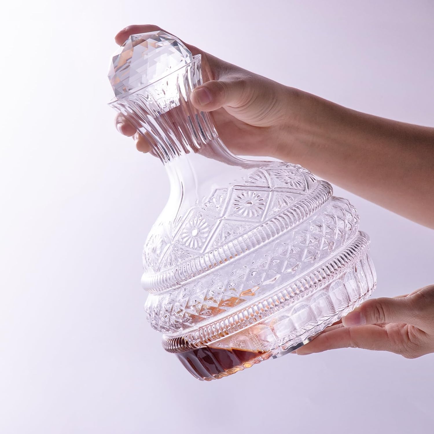 Crystal Wine Decanter, 1600ml Rotatable Glass Decanter with Stopper, Lead-Free Elegant Red Wine Carafe, Unique Wine Aerator for Bar, Party, Anniversary, Home, Banquet, Idea Gift for Men and Women