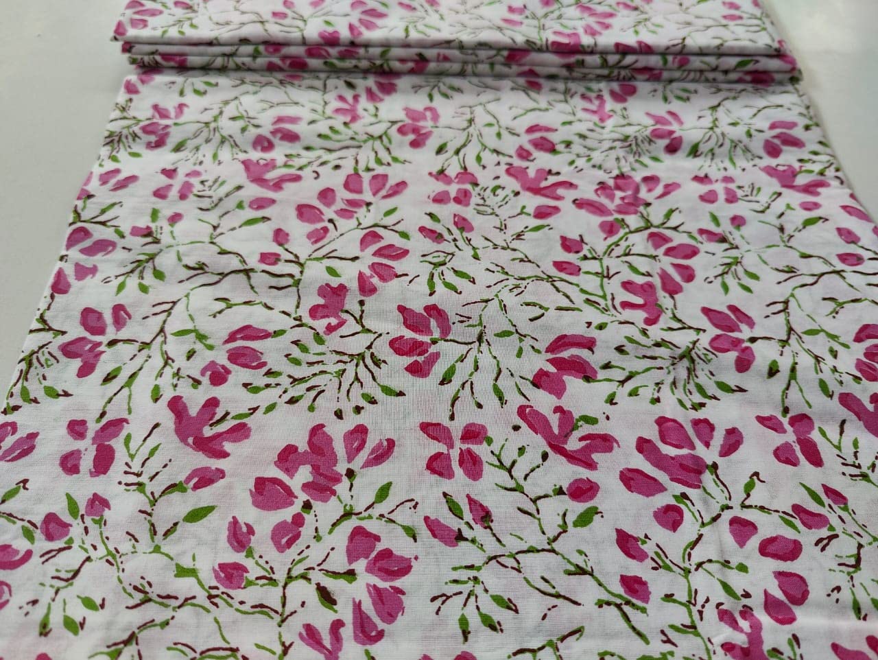 Fashionmart Floral Printed Cotton Fabric Cloth Hand Block Print Fabric Women Material Running Jaipuri Hand Block Printed Women Dress Material Kurtis Natural 44" Inches Width 2.5 Meter (Pattern 39)