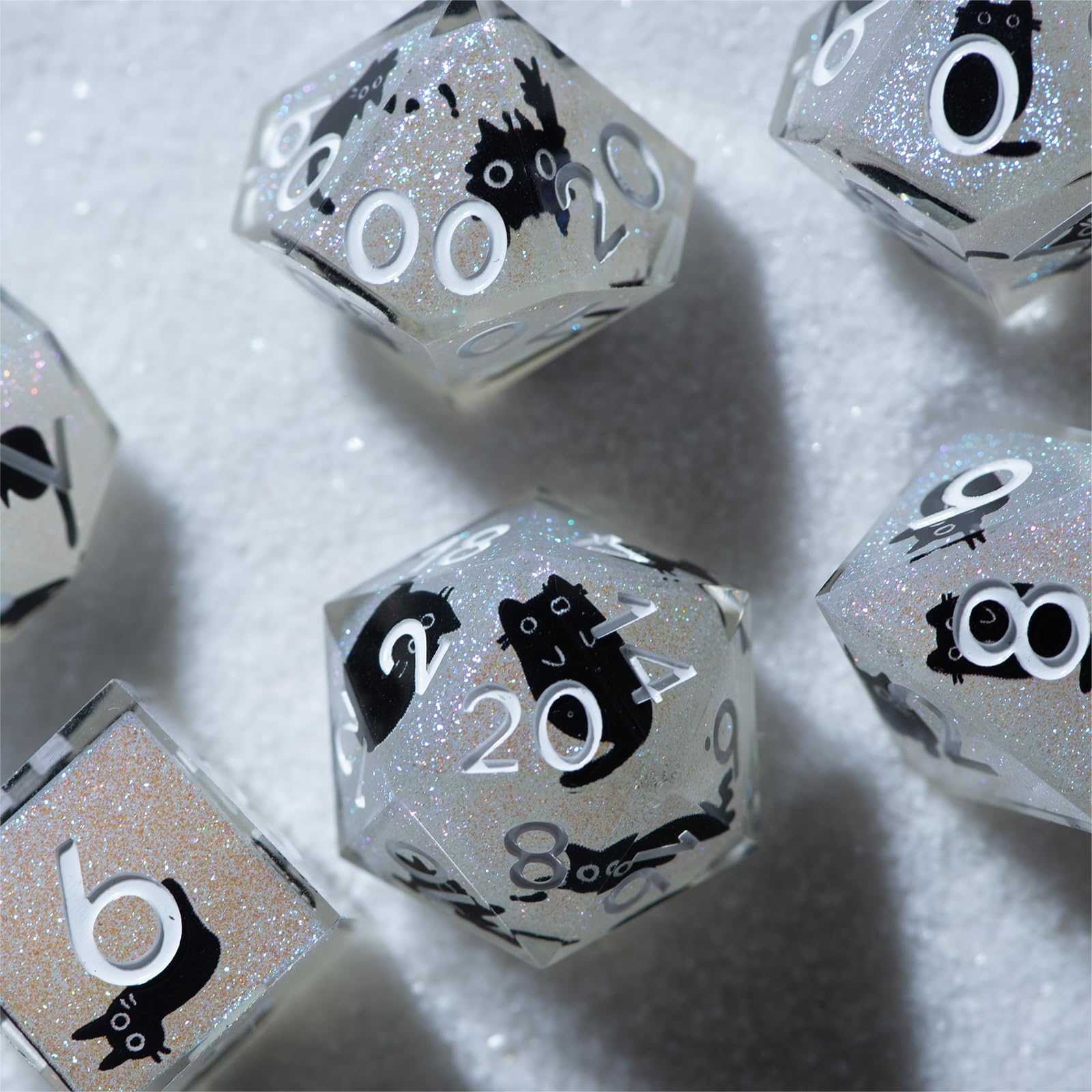 Set di dadi DND in resina, 7 pezzi, con scatola di ferro, per giochi di ruolo DND COC, giochi di ruolo e giochi da tavolo, idea regalo (nucleo scintillante)
