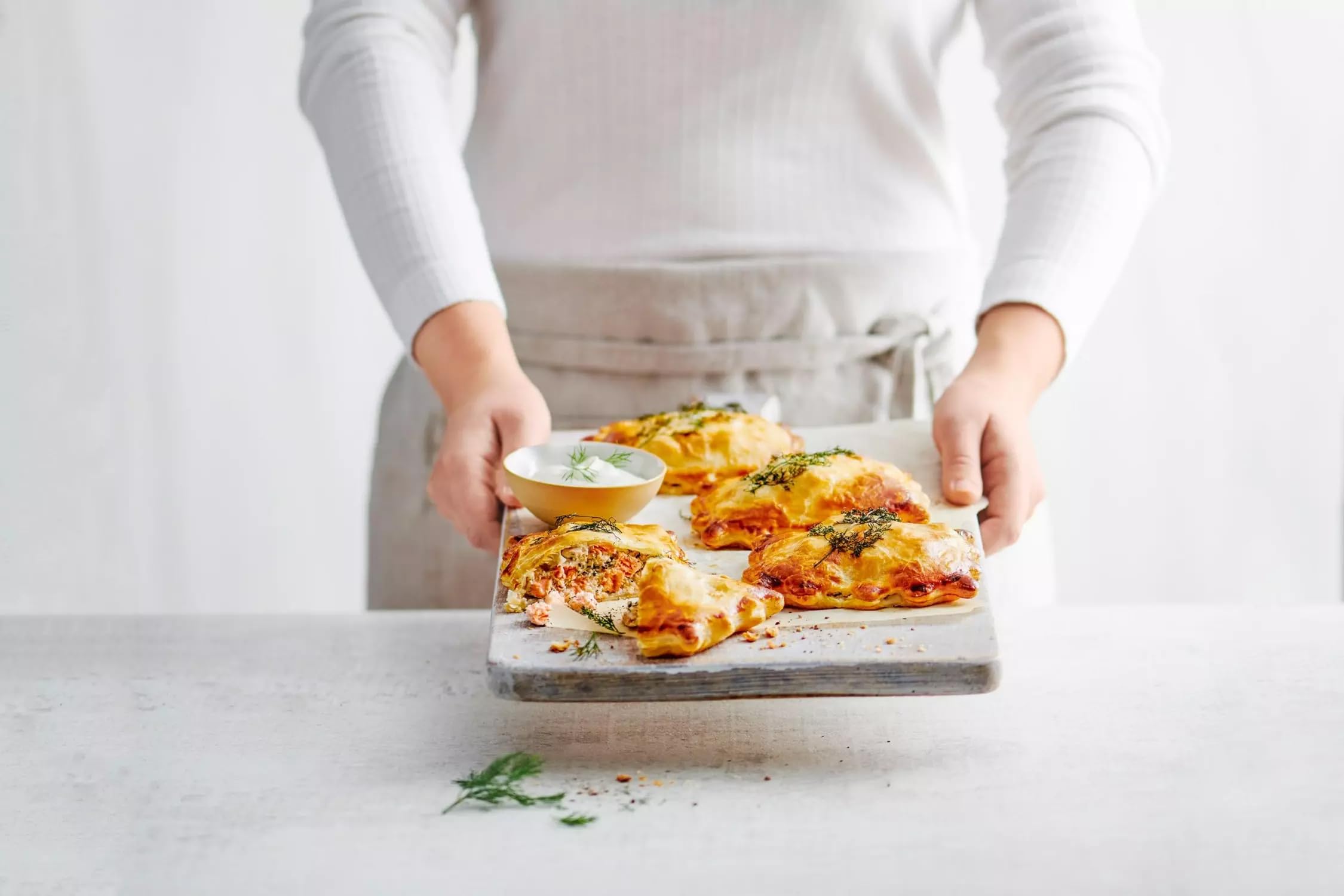 Betty Bossi - Krapfen & Kräpfli, Backbuch mit 30 feinen Krapfen-Rezepten für Hauptmahlzeiten, Desserts oder Apéros Rezepte Rezeptideen für Kochen und Backen so wie 3 Kunststoff-Ausstechern