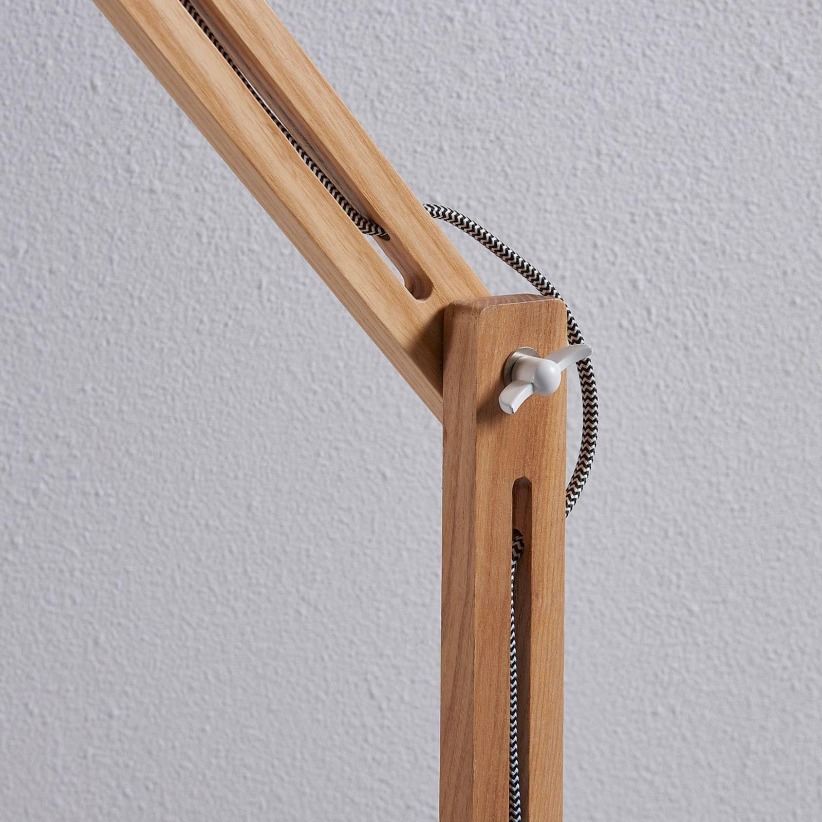 Lindby Lampenwelt Stehlampe skandinavisch Holz Metall weiß, Standleuchte Leselampe-Stehlampe für Wohnzimmer Esszimmer Schlafzimmer
