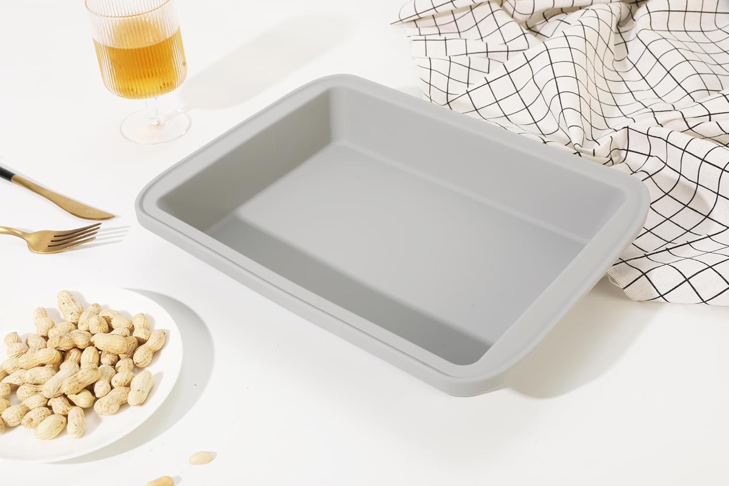 Sunsetbaby Silicone Baking Dish with Handles, Deep Rectangular Bakeware Cake Pan, Compatible with Fancy Panz, for Lasagna, Cake, Brownie or Family Dinner, 12.6 x 9.8 x 2.1 Inch (Grey) - Image 5
