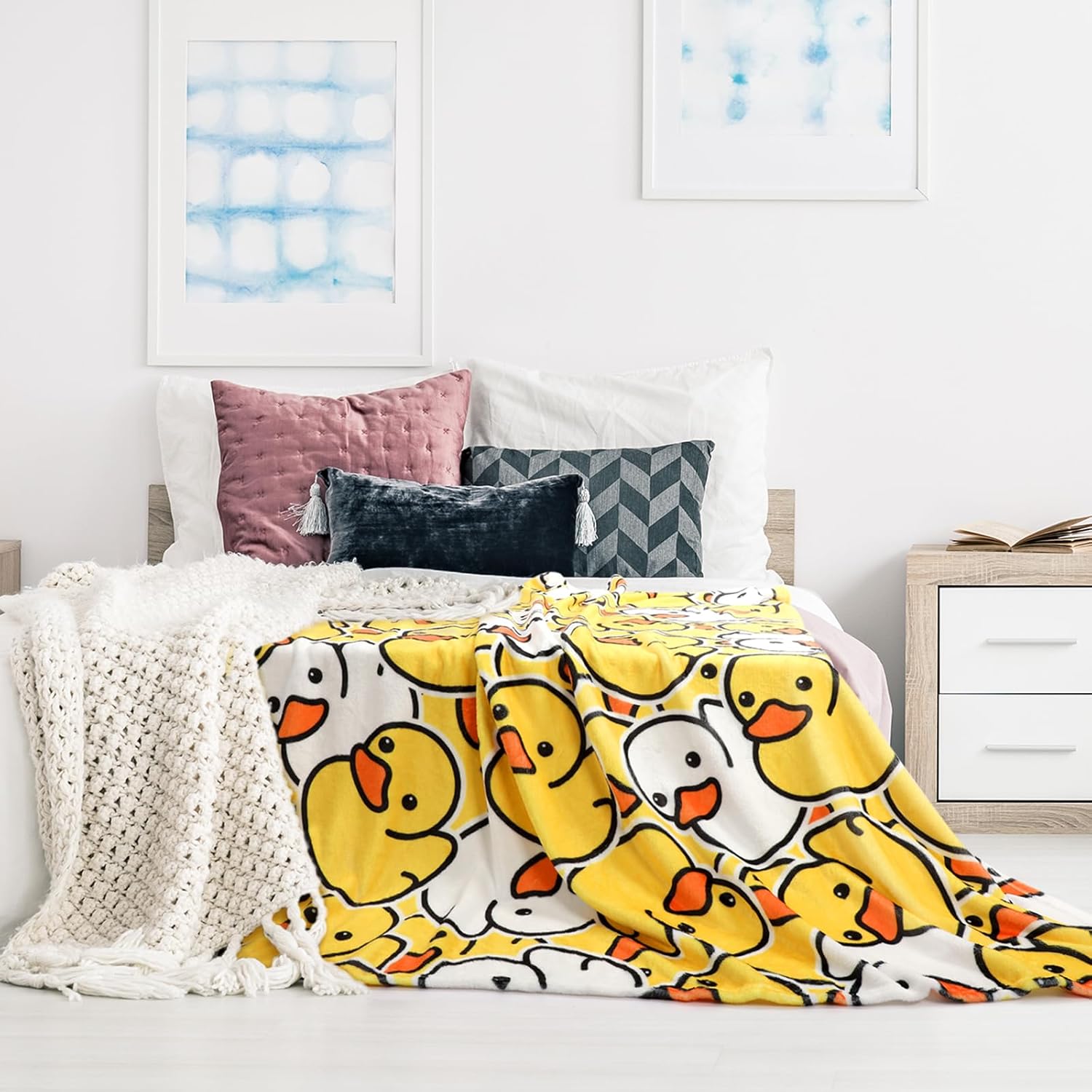 Cute Rubber Duck Throw Blanket All Season Cartoon Decorative Fleece Blankets Ducky Soft Cozy Flannel Carpet for Bed Chair Car Sofa Couch Bedroom(Yellow,White,50 X 60) - Image 4
