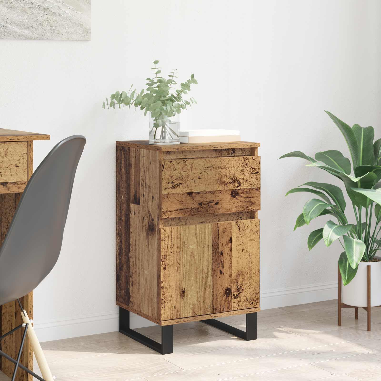 Aparador de madera de 70 cm de alto ideal para crear un rincón acogedor en el salón