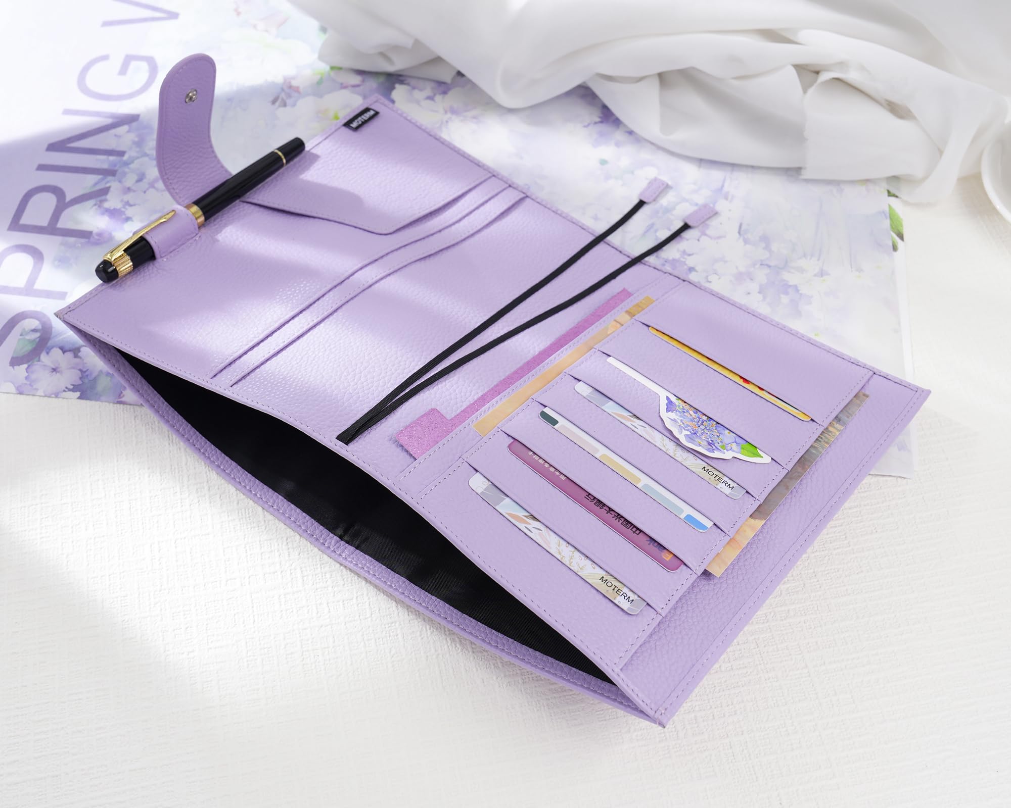 Moterm Leder Cover für A5 Notizbuch - Passt Hobonichi Cousin,Stalogy und Midori MD Planer,mit Stiftschlaufe,Kartenfächer und hintere Tasche (Kiesel-Lavendel)