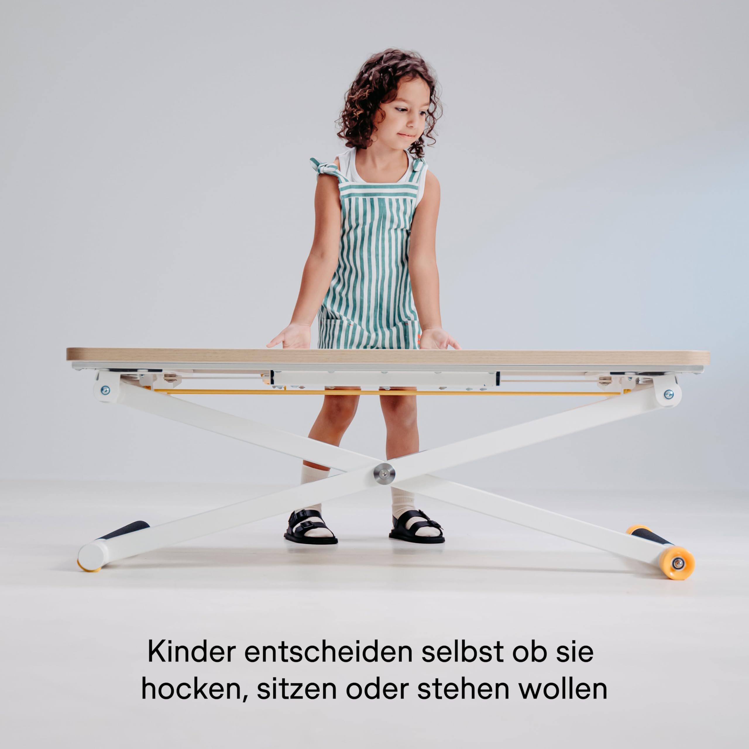 poptop Höhenverstellbarer Kinderschreibtisch der Woom Bike Gründer | Für Kinder zwischen 2 und 13 Jahren | Kinderleichter Mechanismus ohne Strom und Kurbel | Stabiles und sicheres Design | Weiss