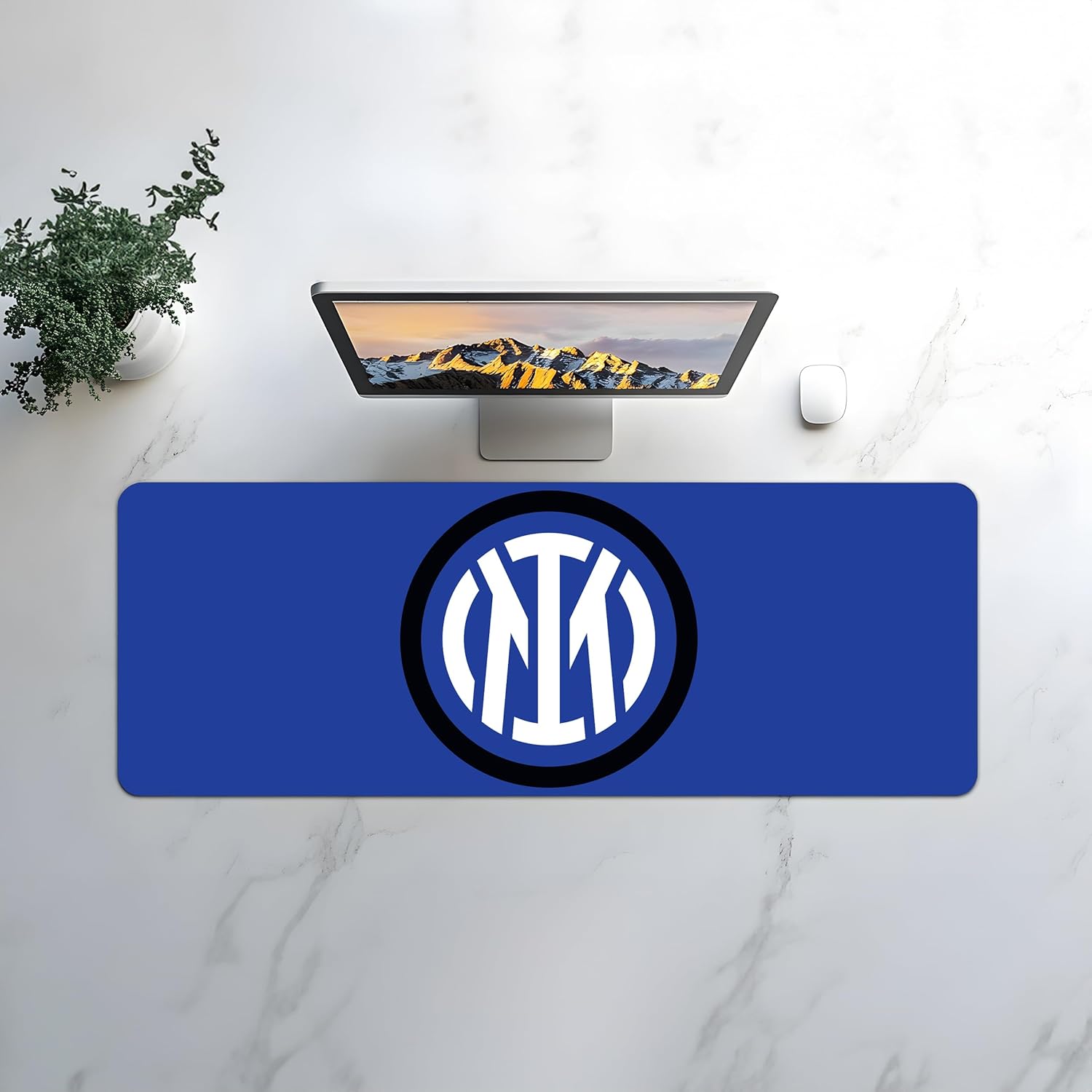 Licensed Décor FC Internazionale Milano - Vinyl Desk Mat - Crest on Blue - 35 x 60 cm