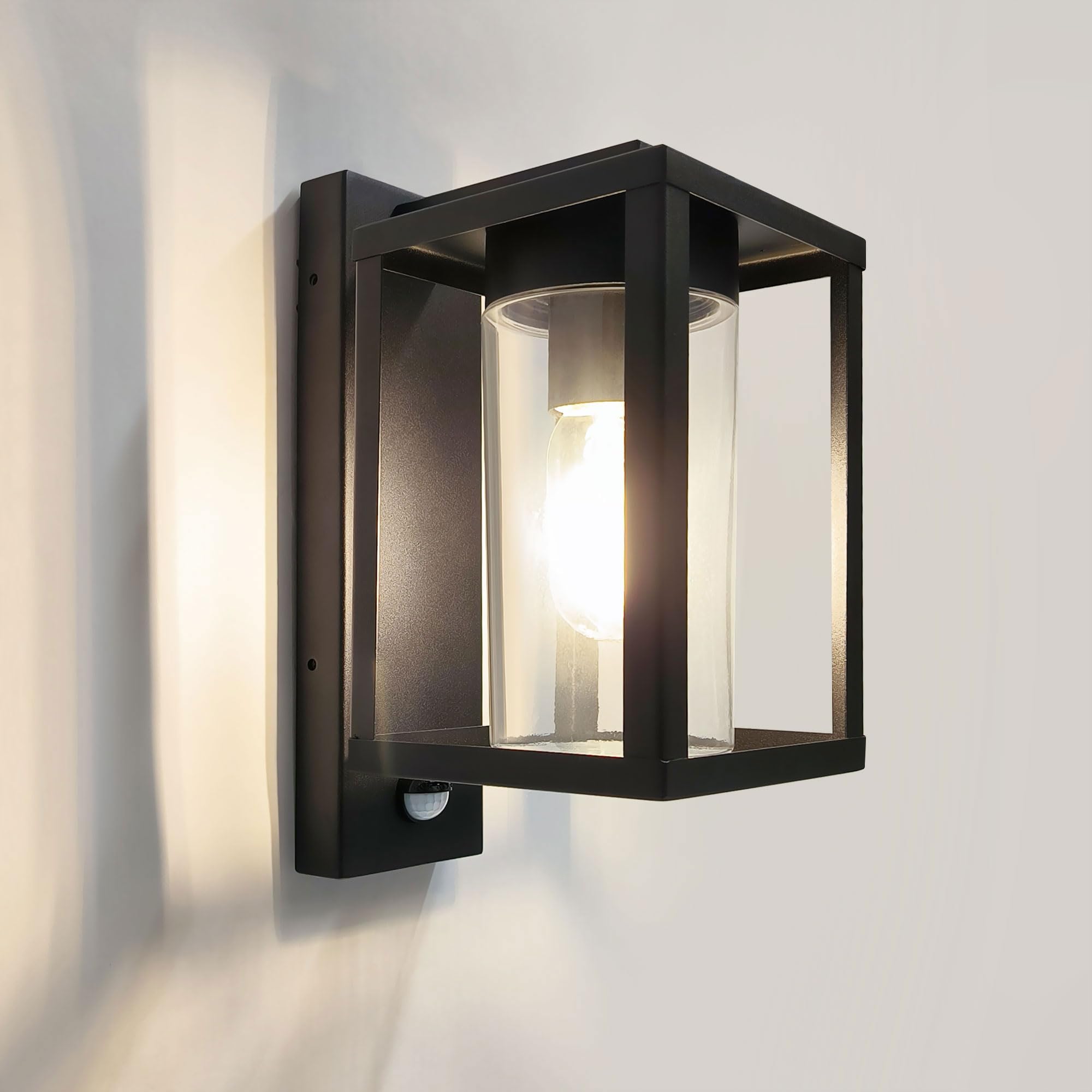 Maxkomfort Elegante Aussenwandleuchte mit Bewegungsmelder- Aussenlampe aus Edelstahl in Schwarz, IP44, E27 Fassung, 185 x 130 x 260 mm, 2228A1