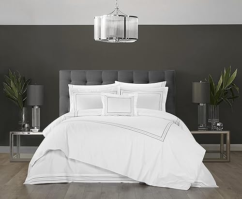 Chic Home Milos - Juego de edredón de algodón de 4 piezas, color blanco sólido con borde bordado de doble raya, ropa de cama de la colección de