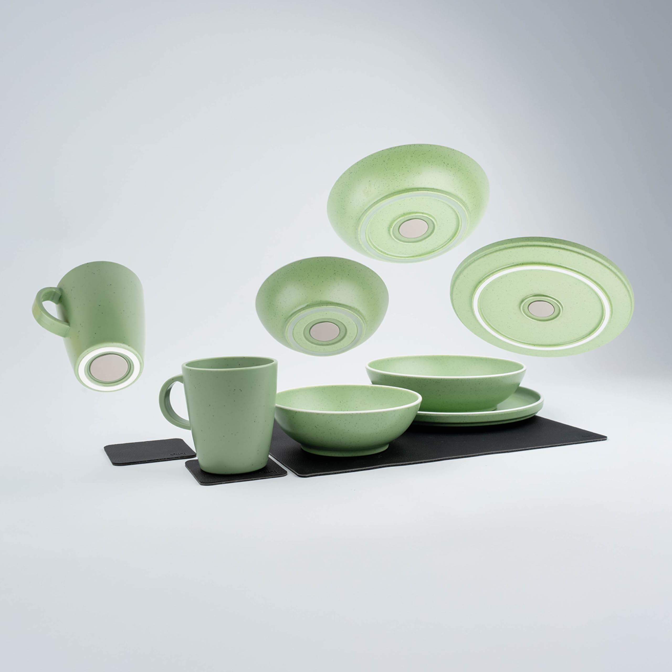 Silwy® Juego de vajilla magnética Dolomit Green, 11 piezas de vajilla de plástico con diseño de piedra, para autocaravana, camping y barco, sin traqueteo e irrompible, incluye alfombrilla de gel nano