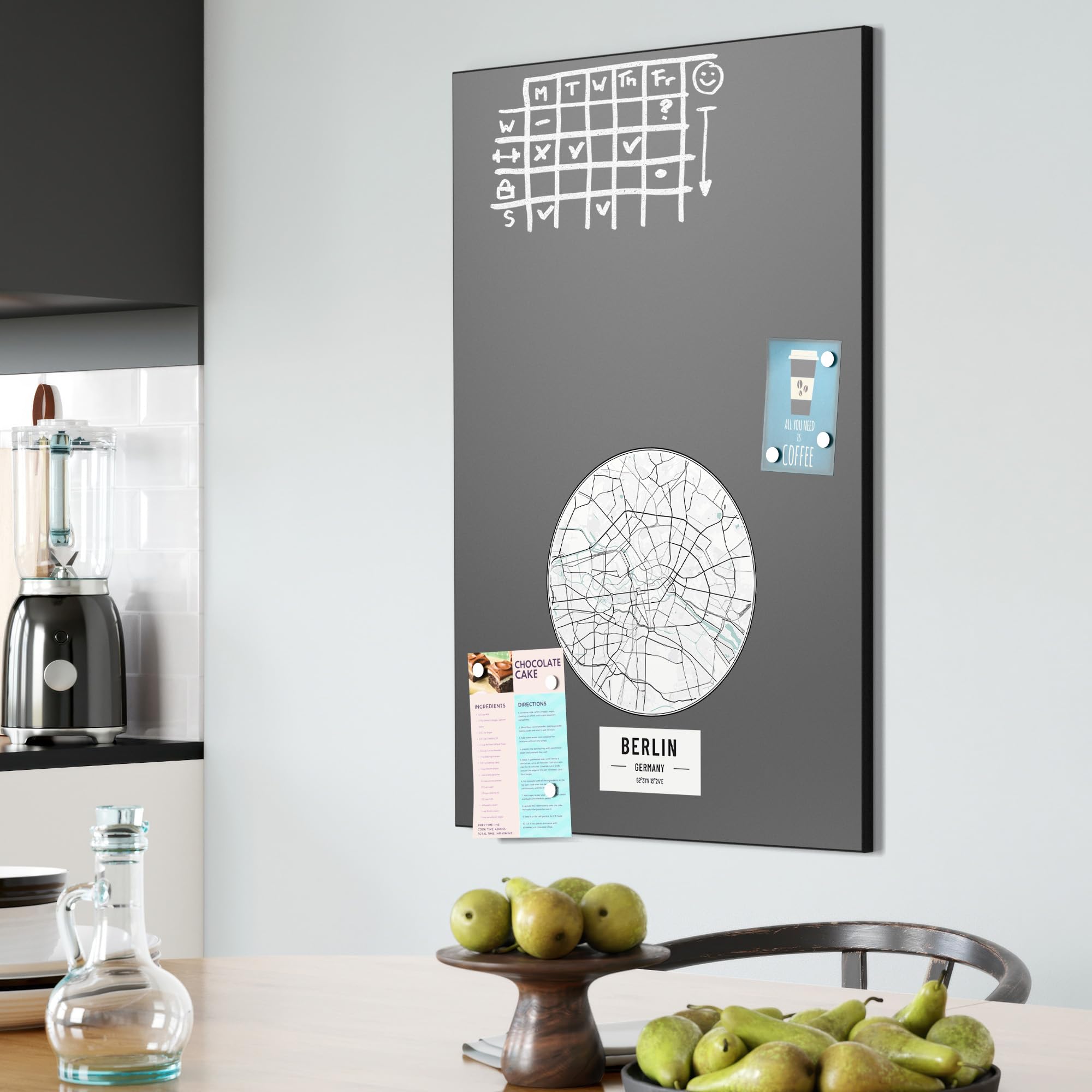 DEQORI Magnetyczna tablica do pisania kredą z nadrukiem UV | motyw "mapa miasta Berlin" | wzór prostokątny 60 x 90 cm | metalowa tablica kredowa do pisania – dekoracja ścienna do kuchni, korytarza